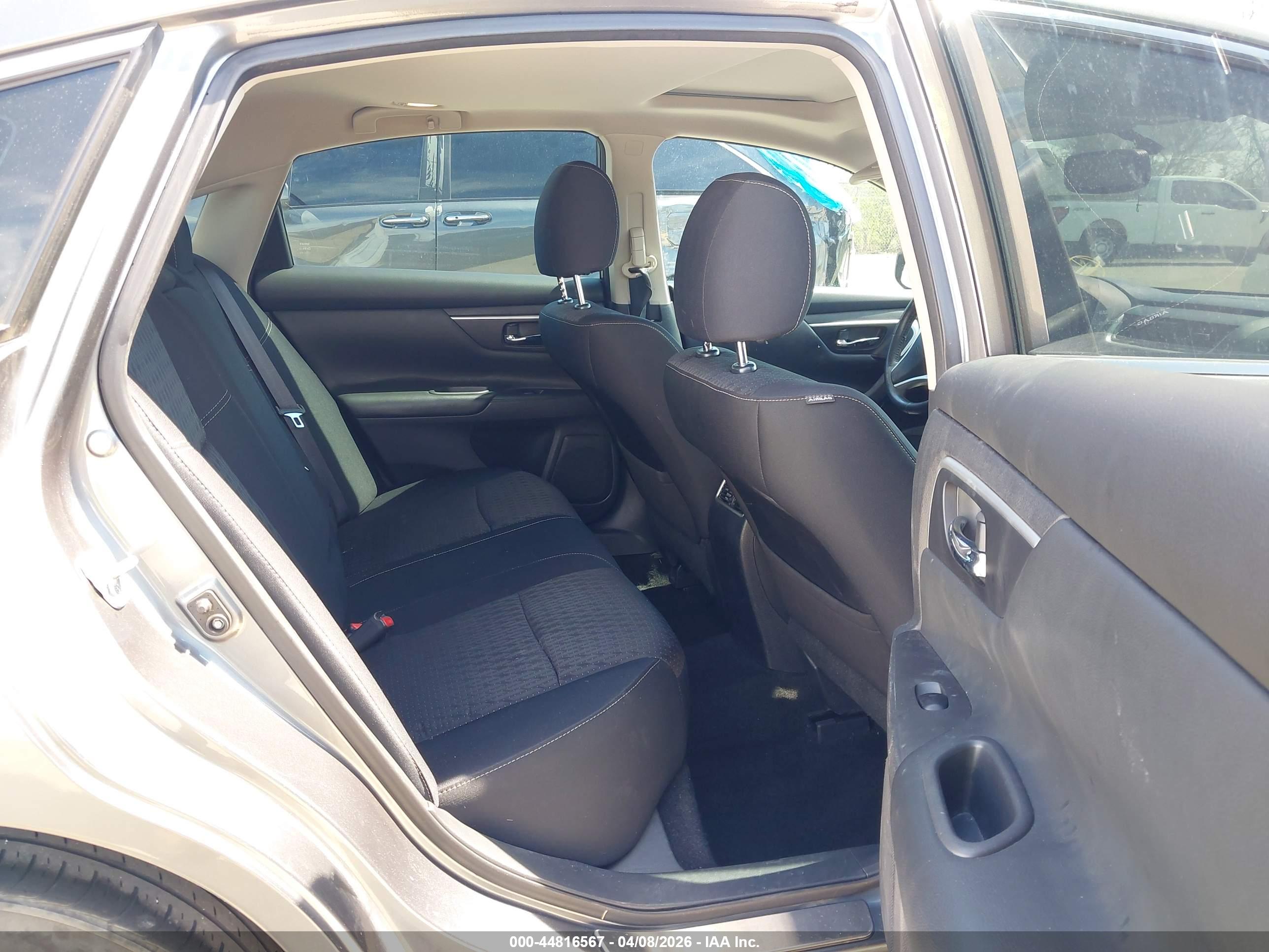 NISSAN ALTIMA image 8