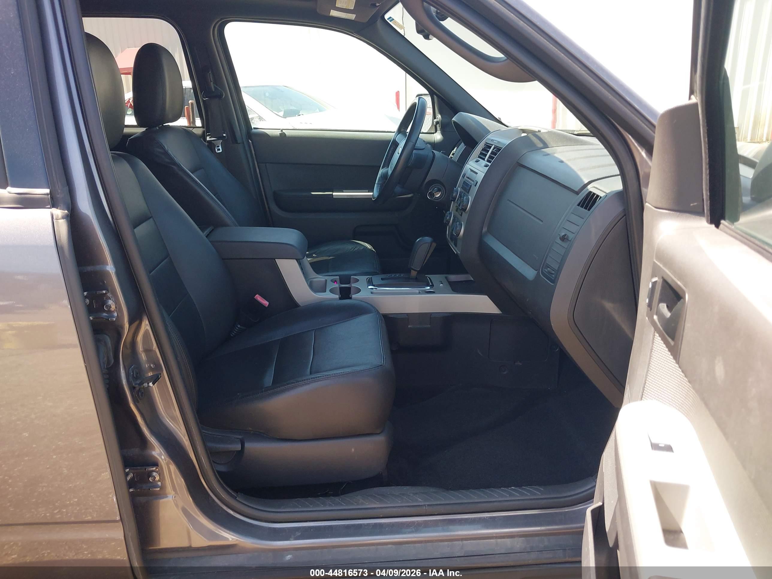 FORD ESCAPE image 5