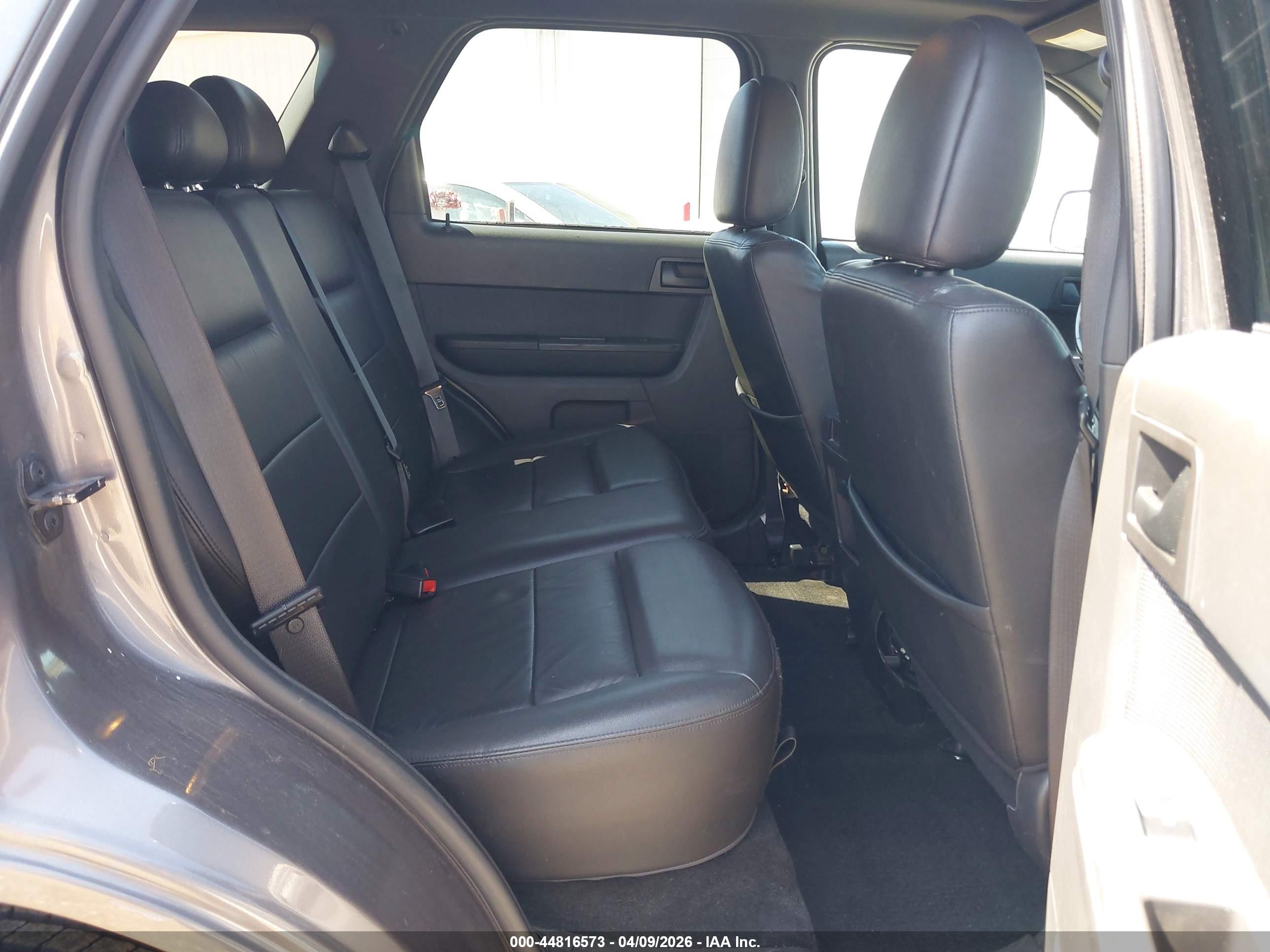 FORD ESCAPE image 8