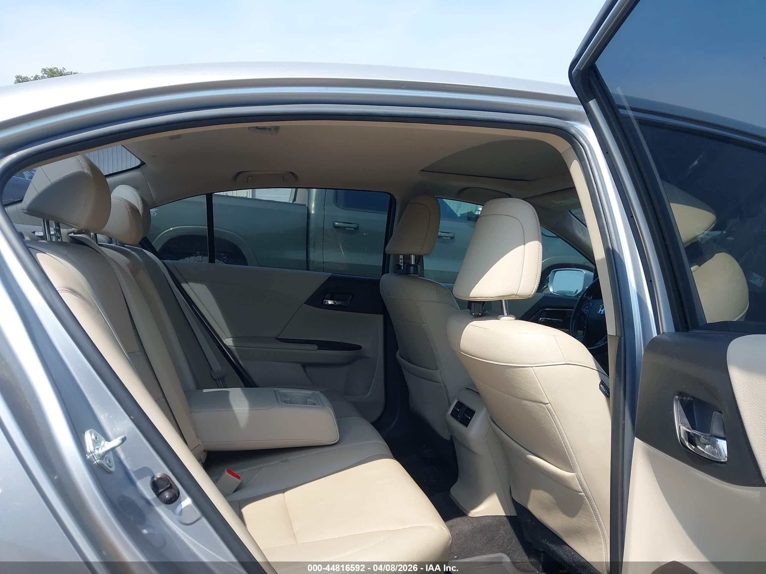 HONDA ACCORD image 8