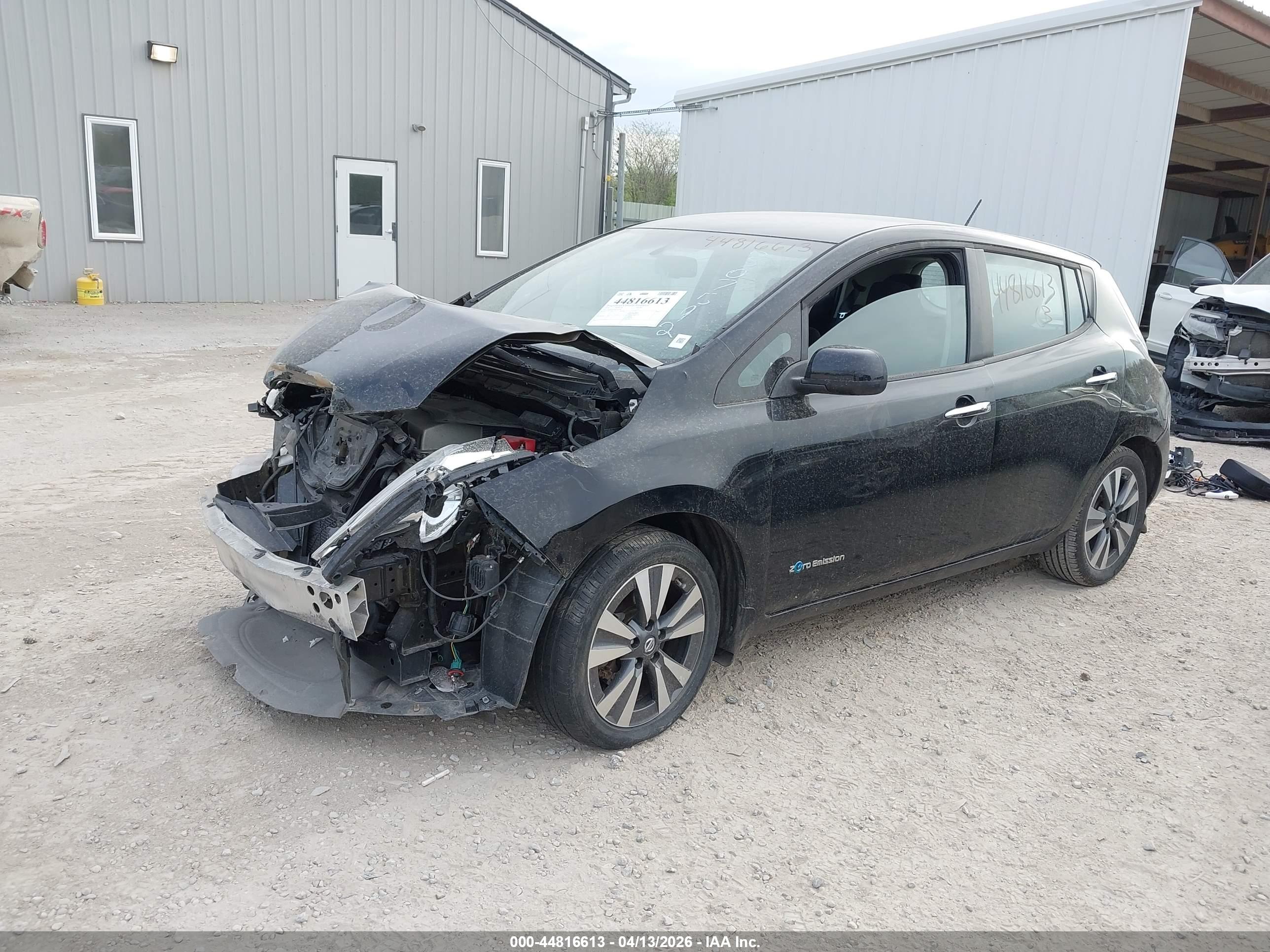 NISSAN LEAF image 2
