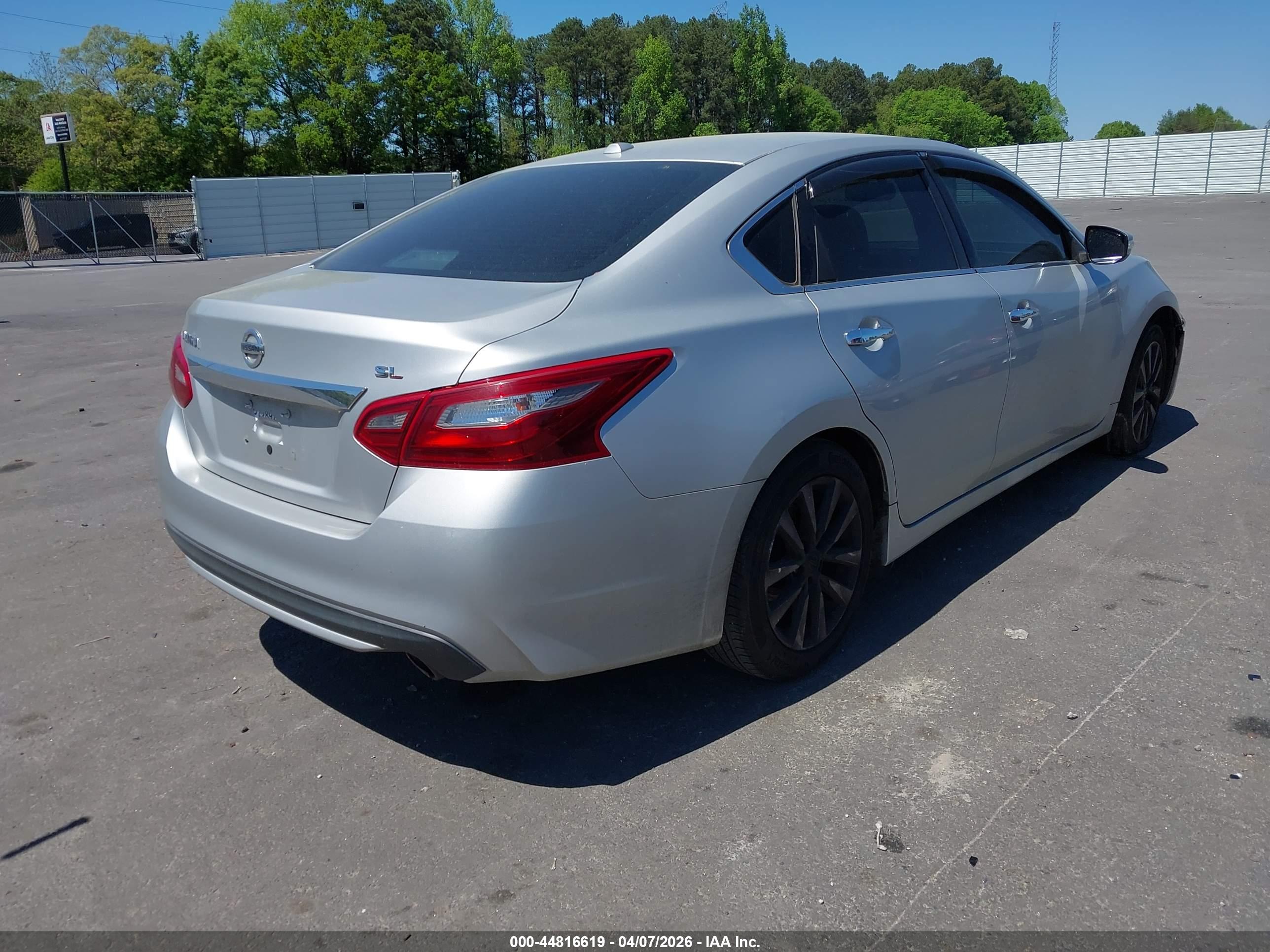 NISSAN ALTIMA image 4