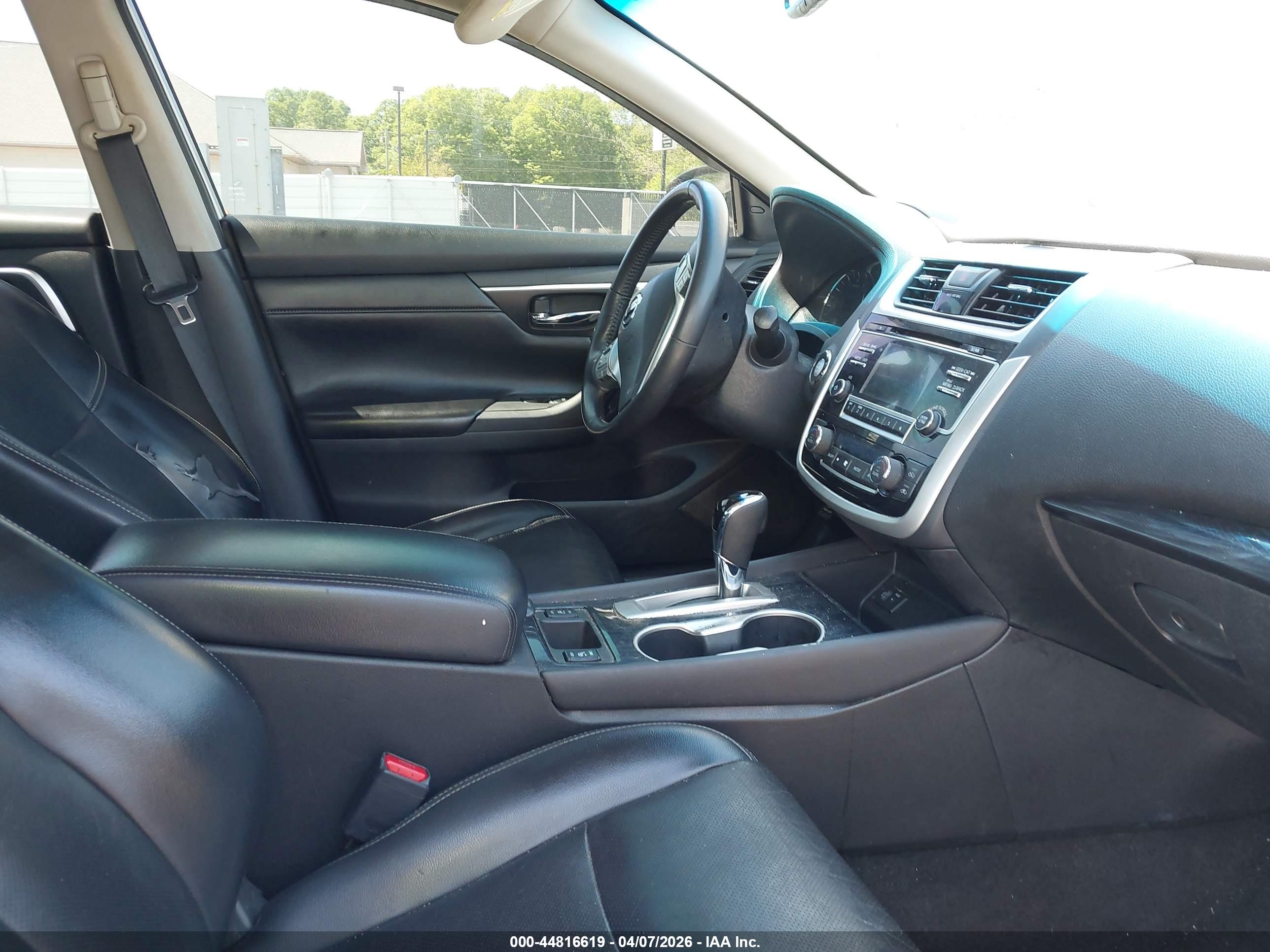 NISSAN ALTIMA image 5