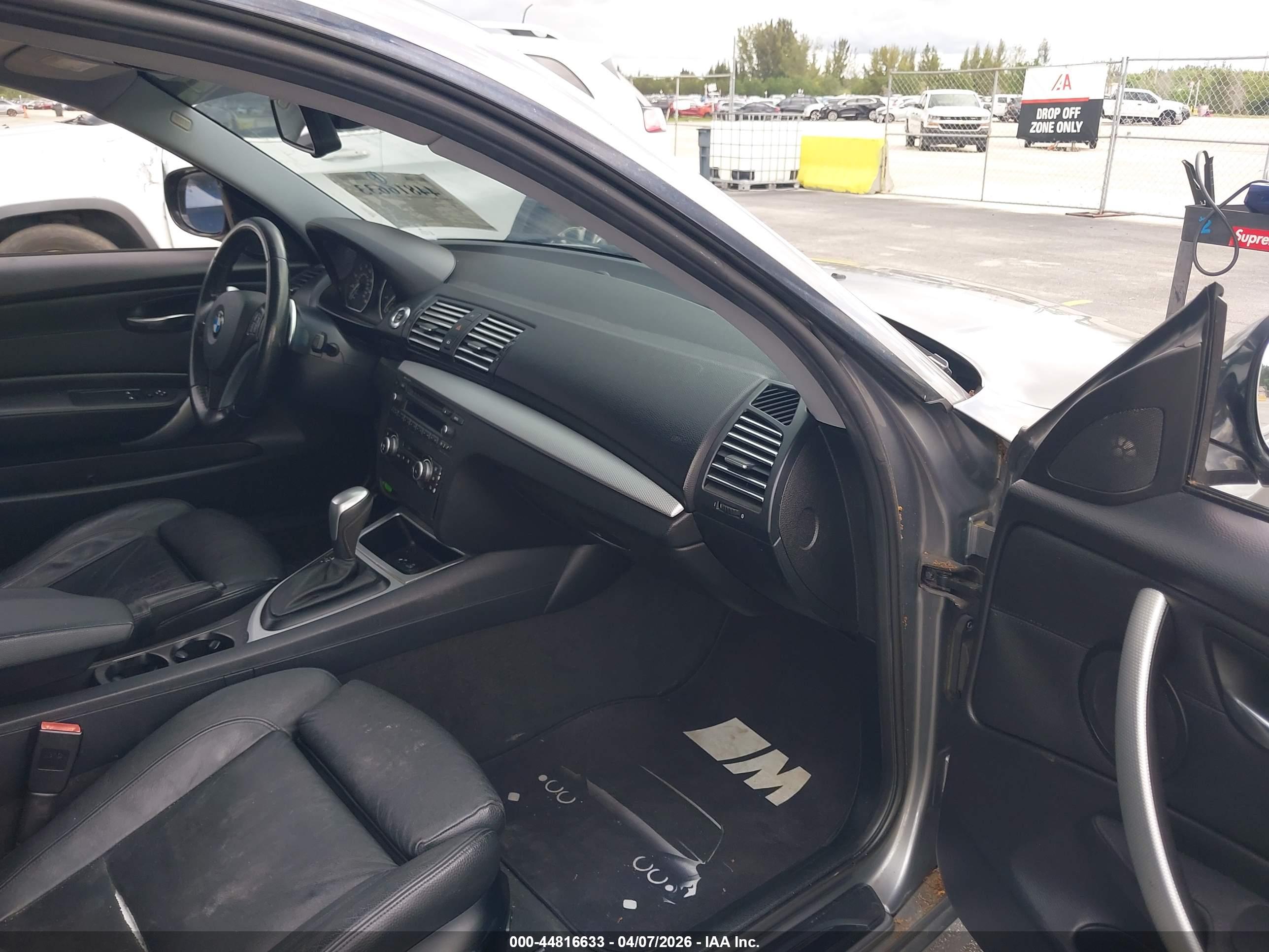 BMW 128I image 5