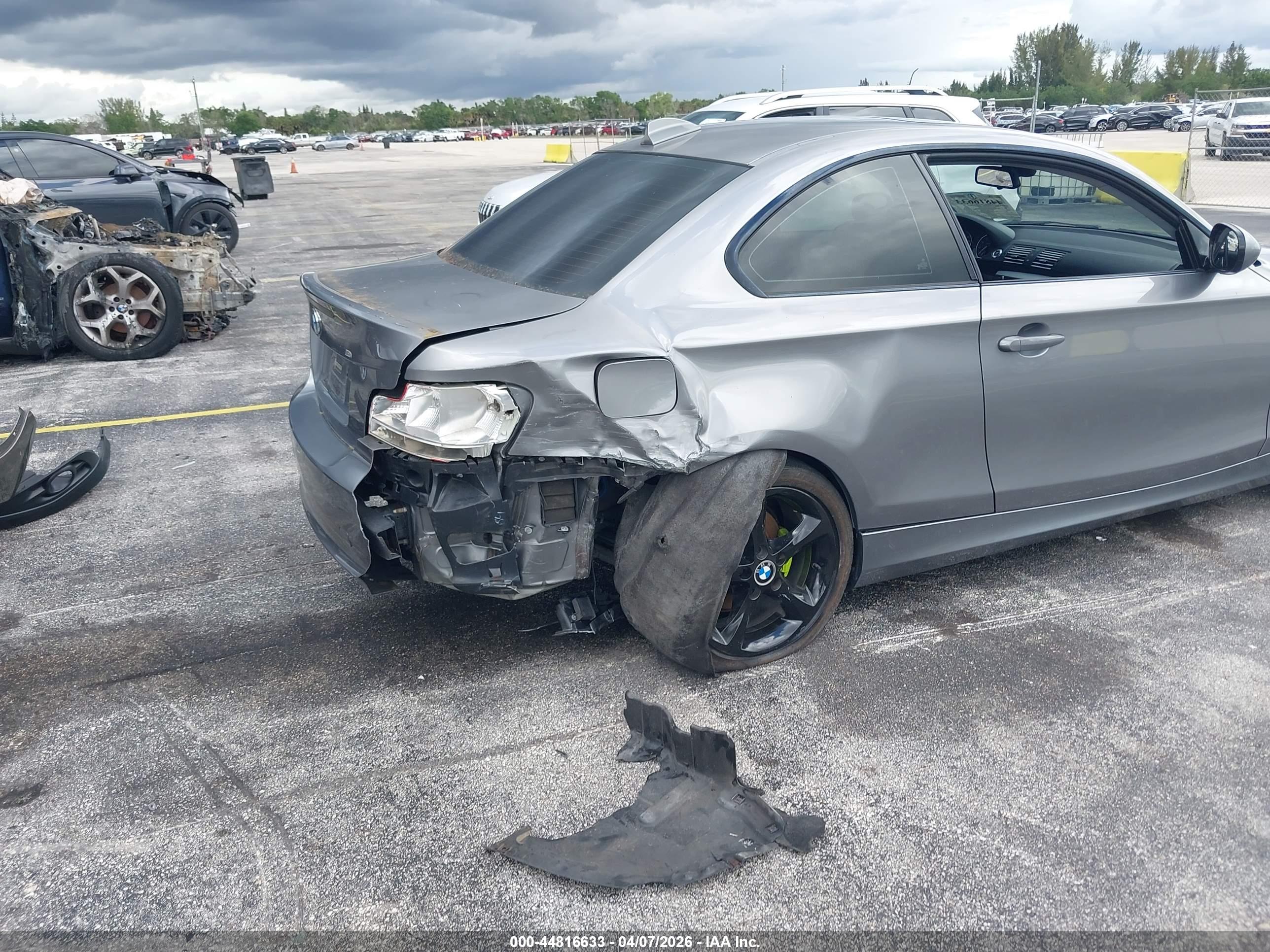BMW 128I image 6