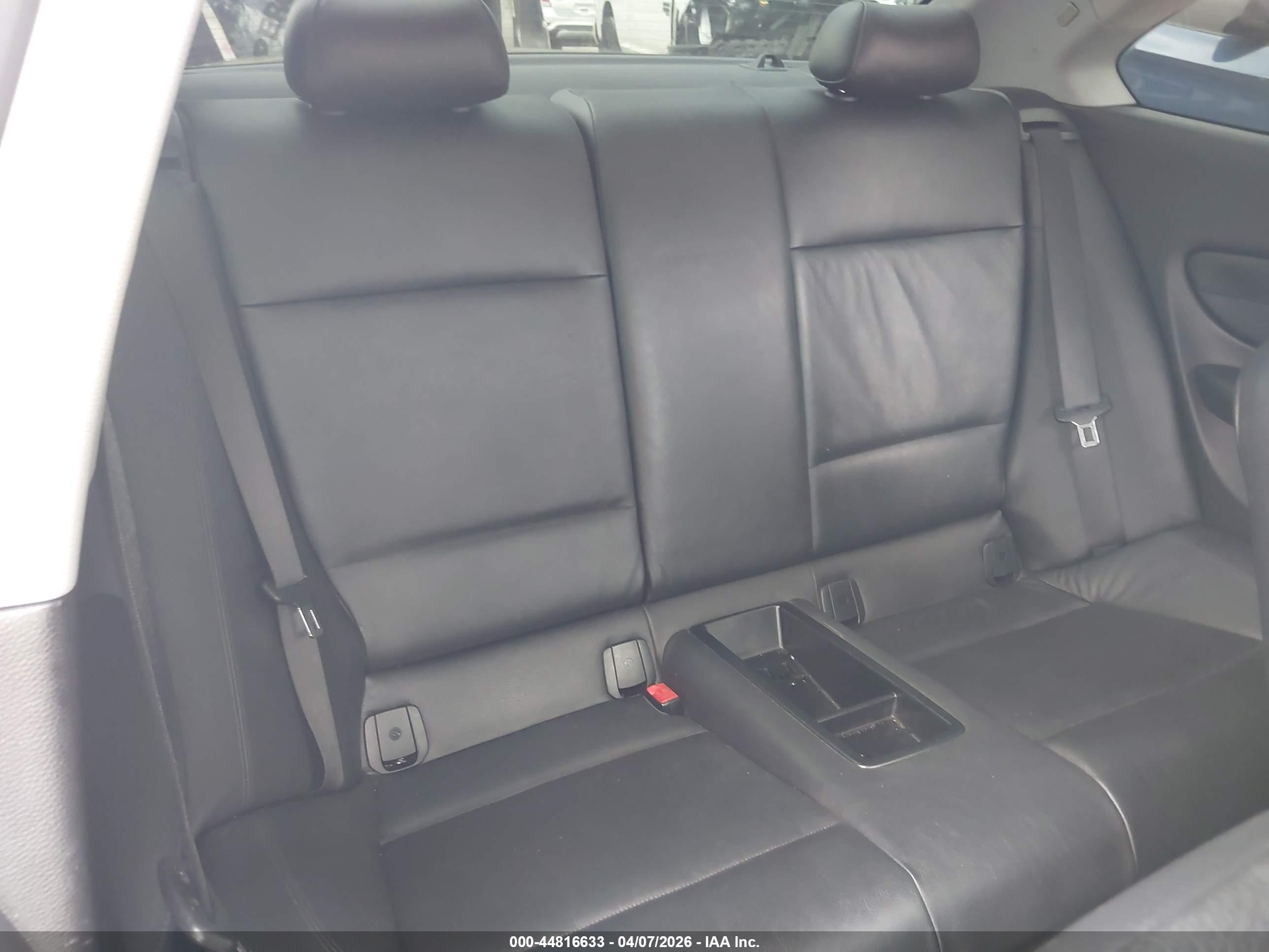 BMW 128I image 8
