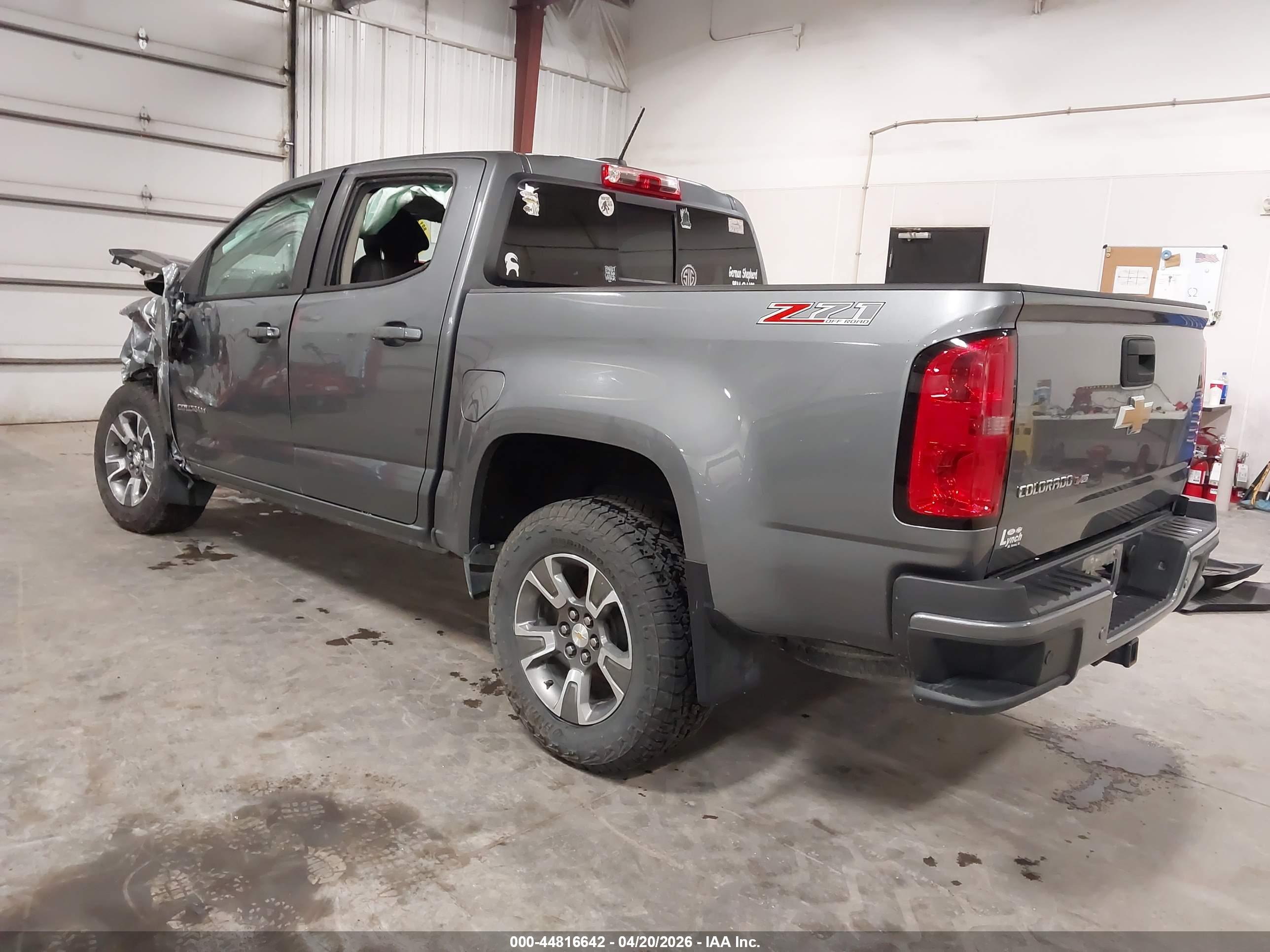 CHEVROLET COLORADO image 3