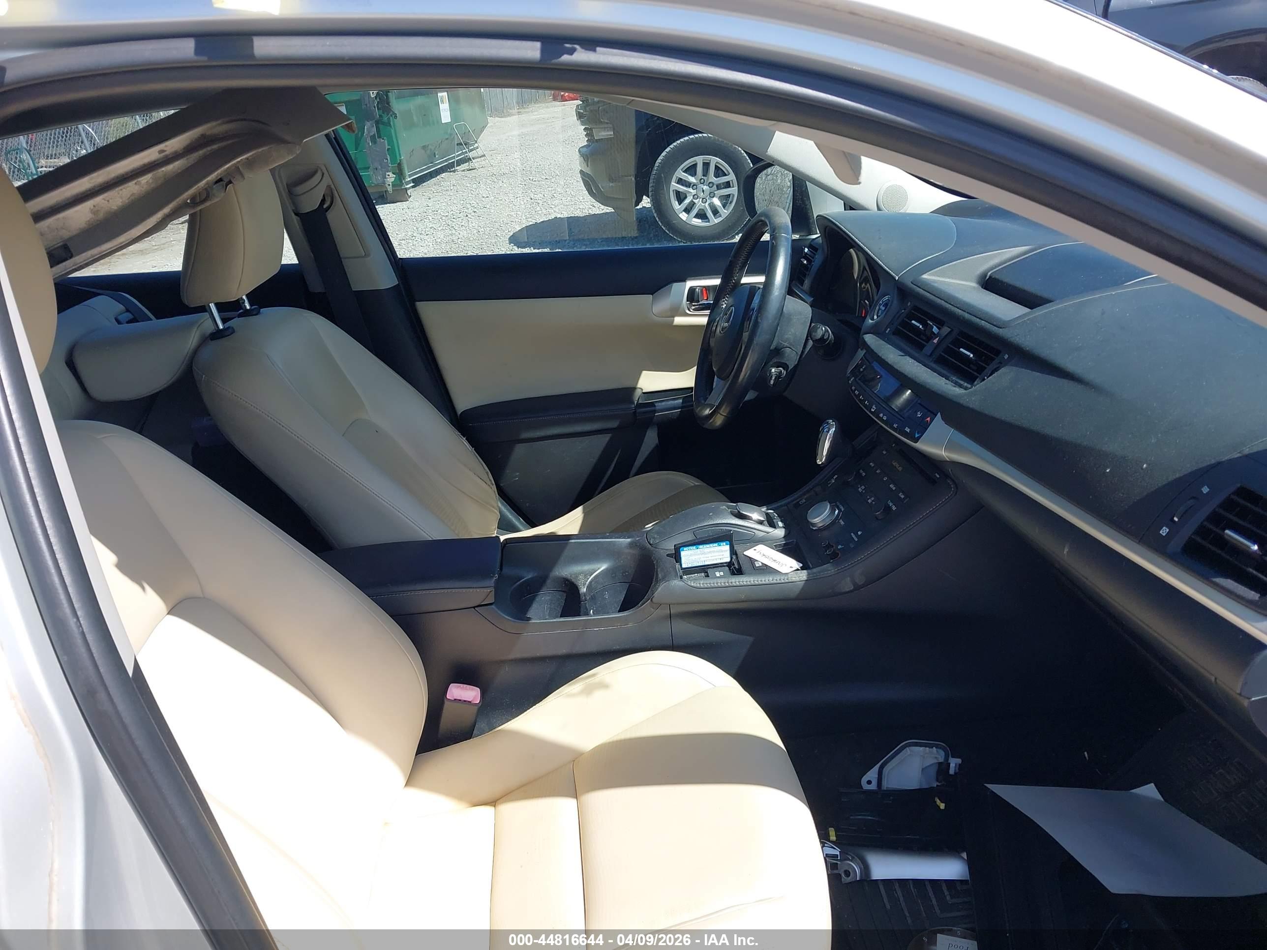 LEXUS CT image 5