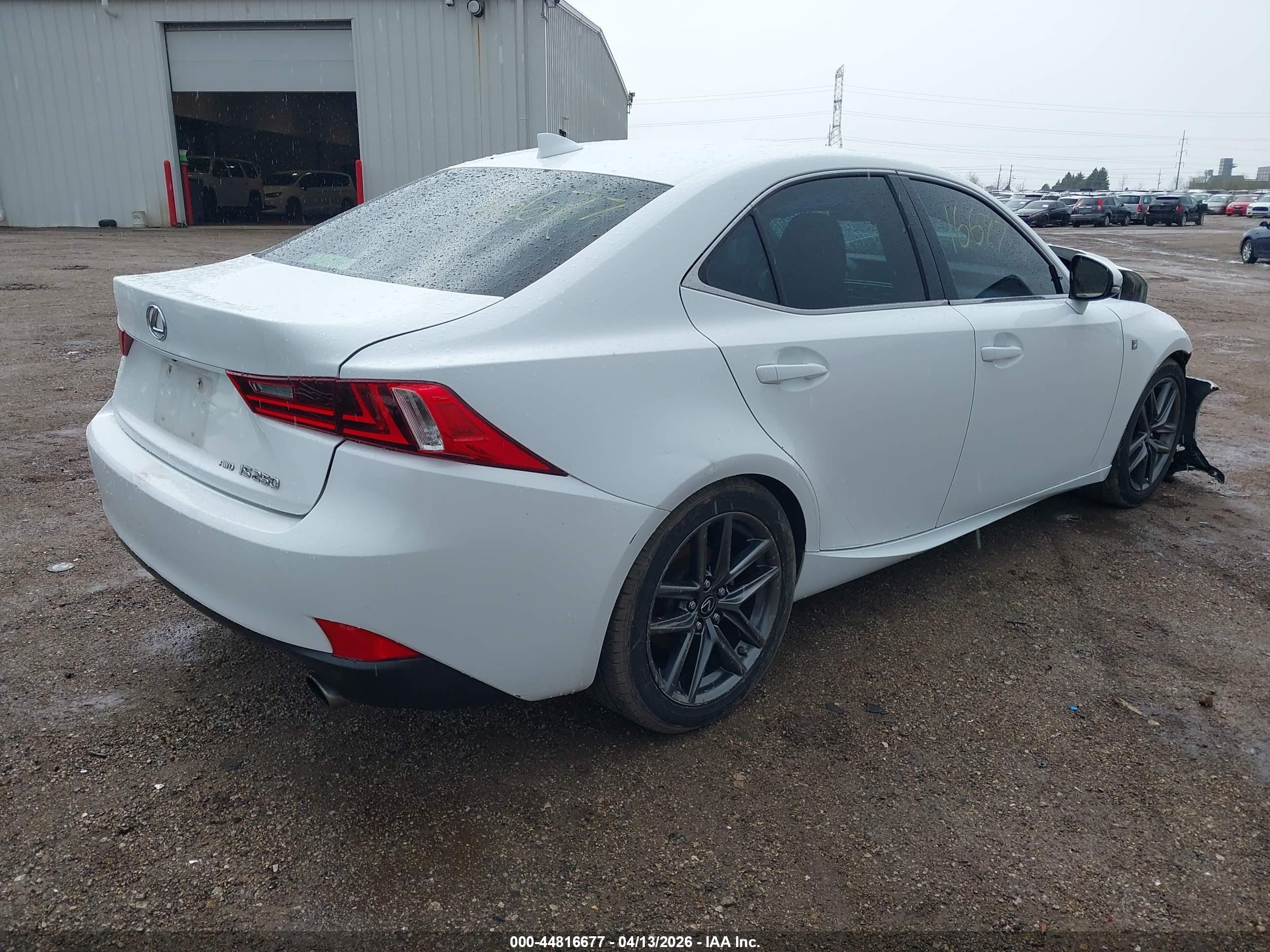 LEXUS IS image 4
