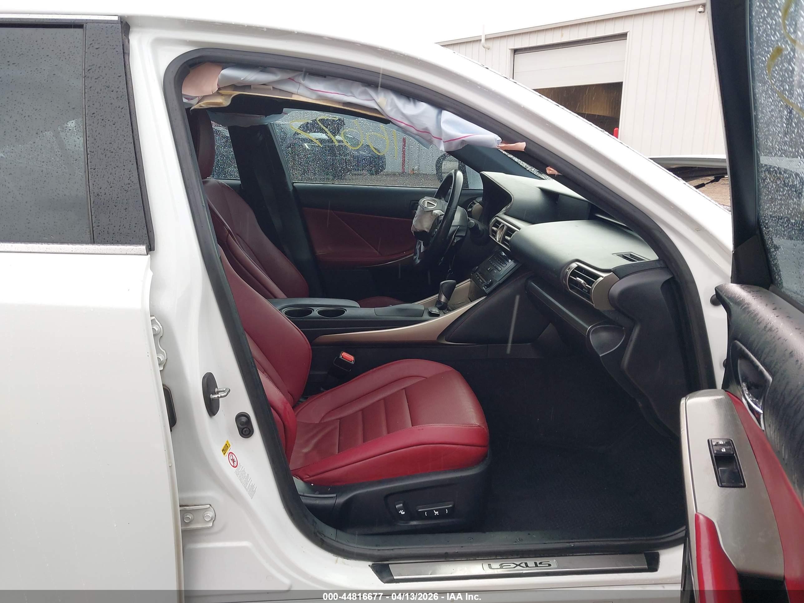 LEXUS IS image 5