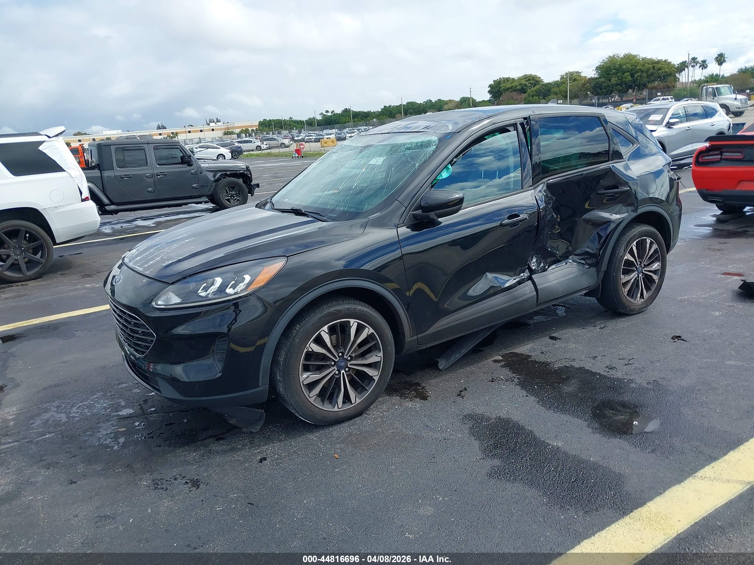 FORD ESCAPE image 2