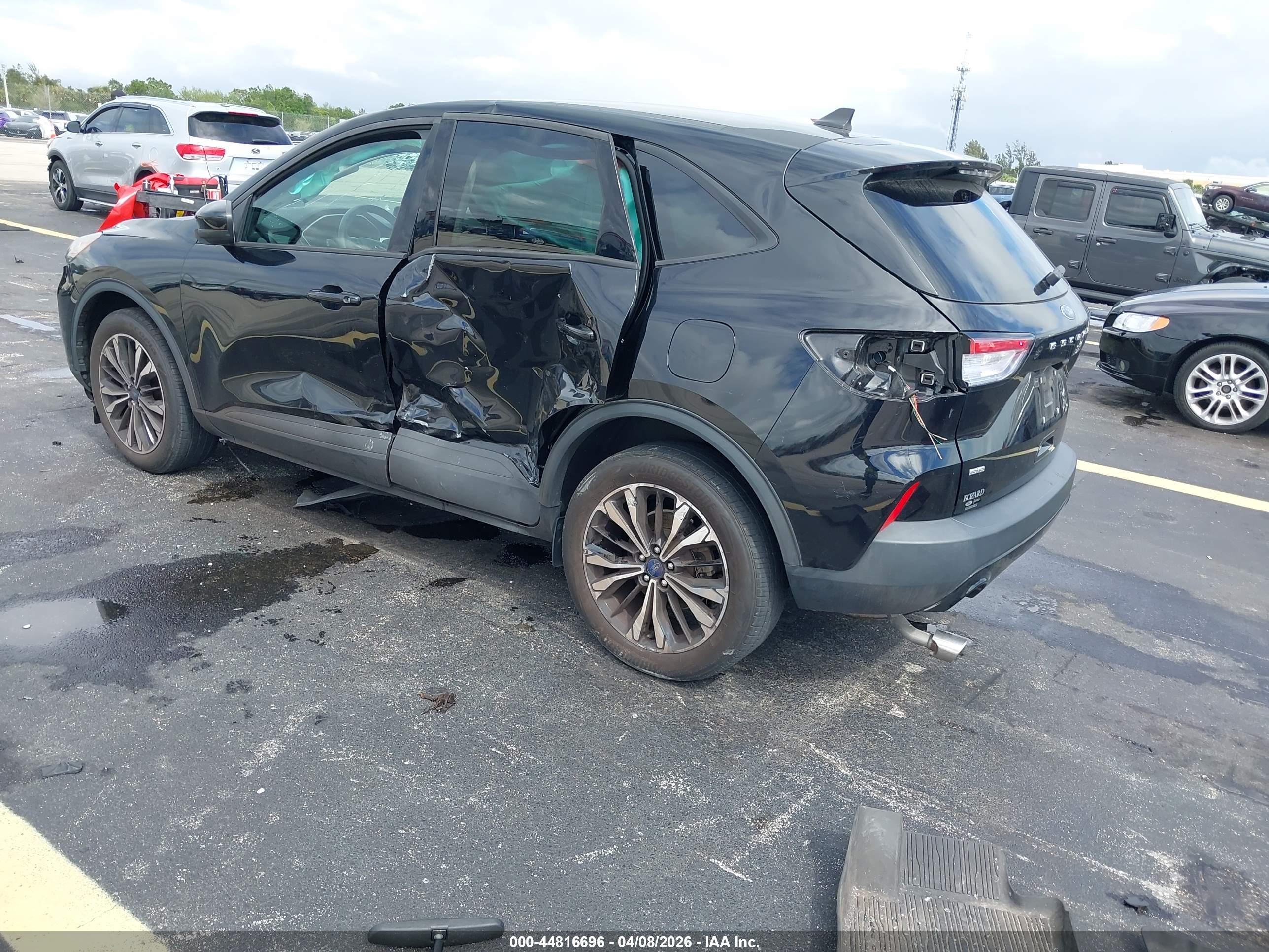 FORD ESCAPE image 3