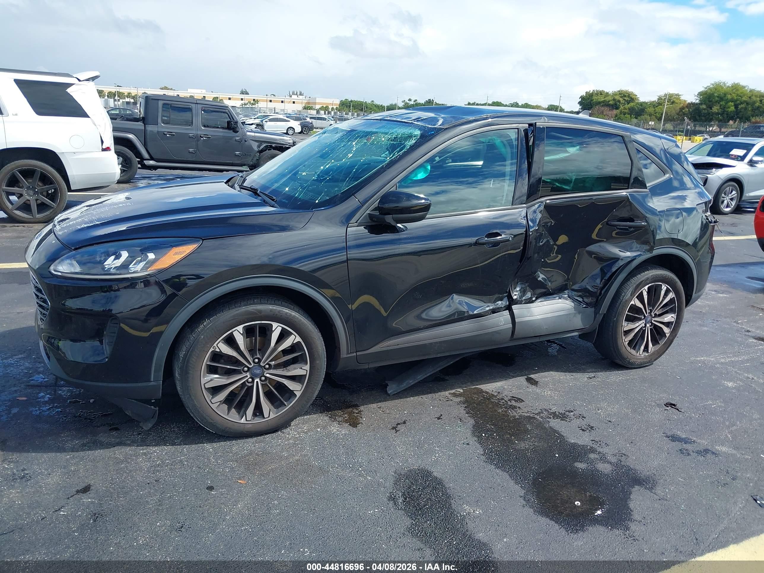 FORD ESCAPE image 6