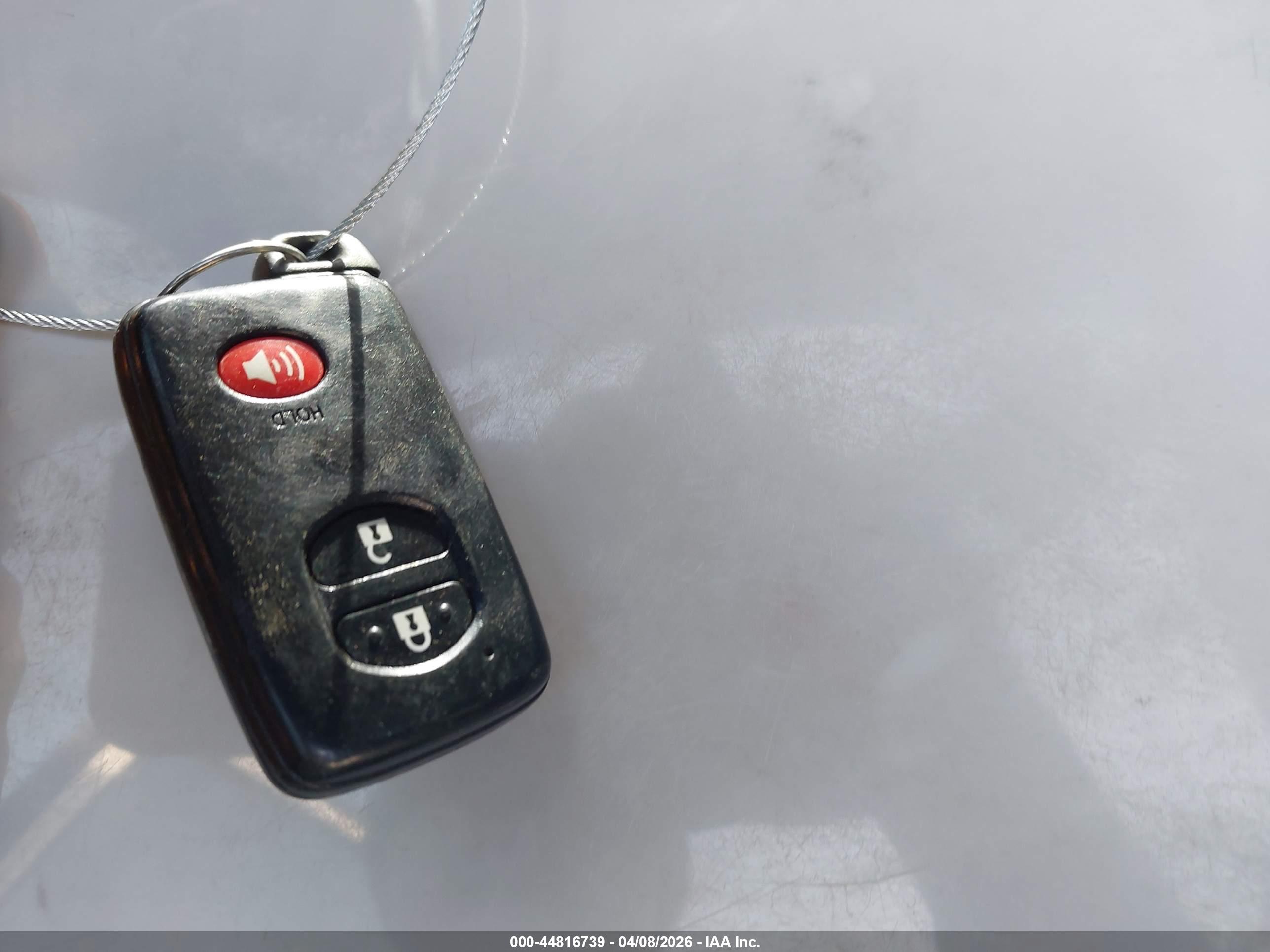 TOYOTA PRIUS image 11