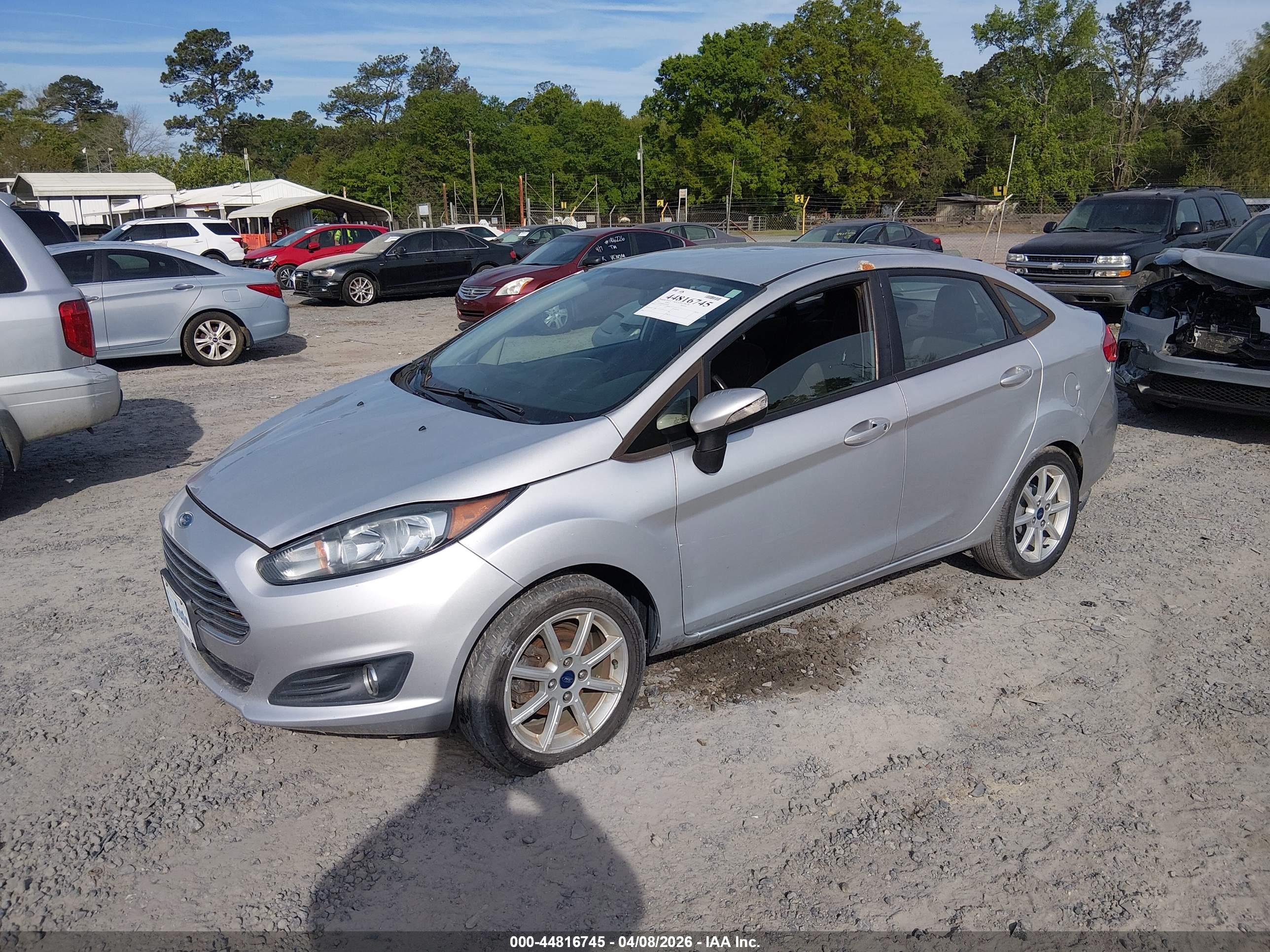 FORD FIESTA image 2