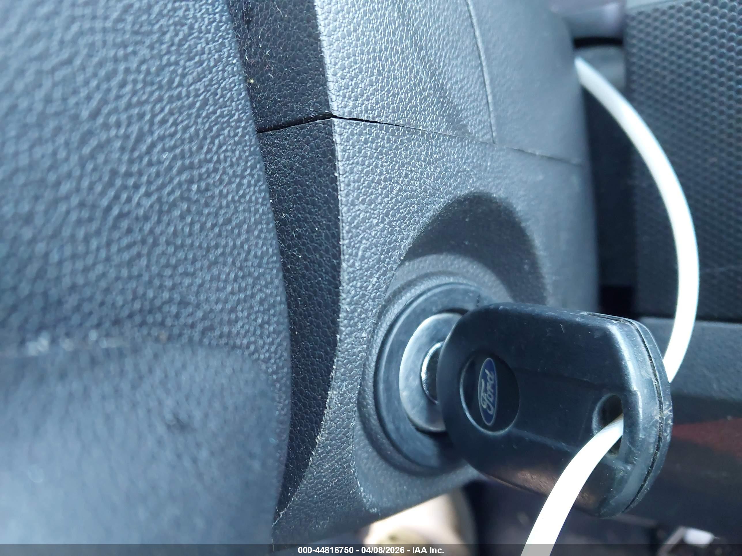 FORD ESCAPE image 11
