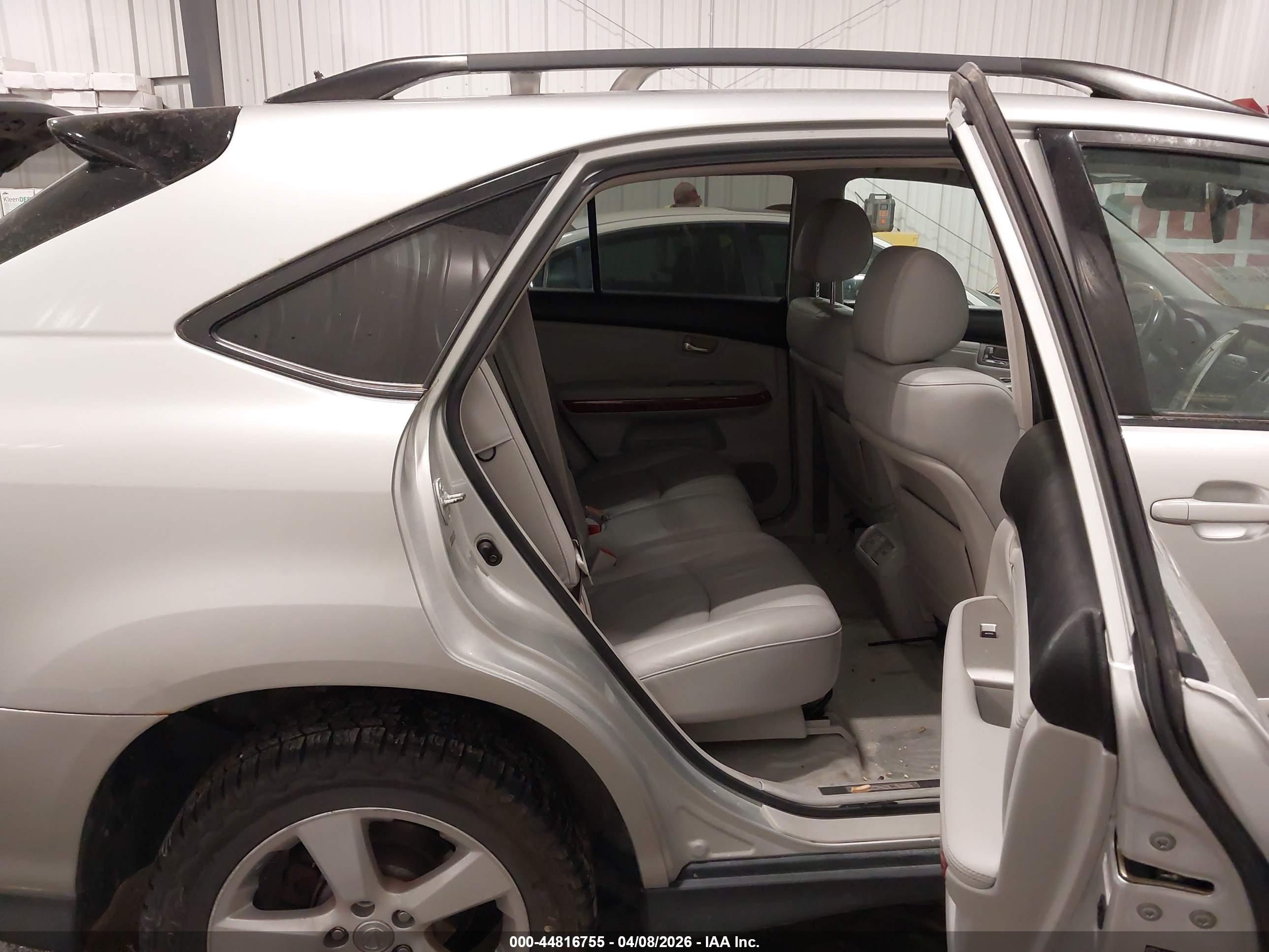 LEXUS RX image 8