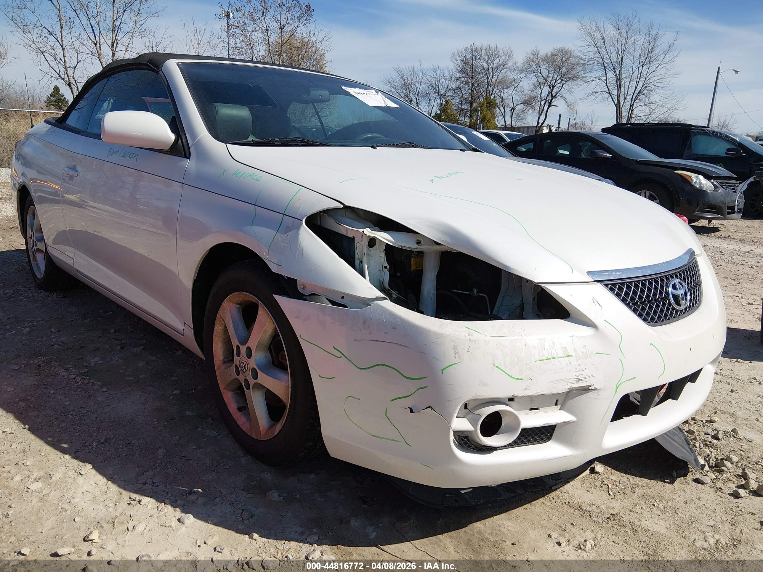 TOYOTA CAMRY image 6