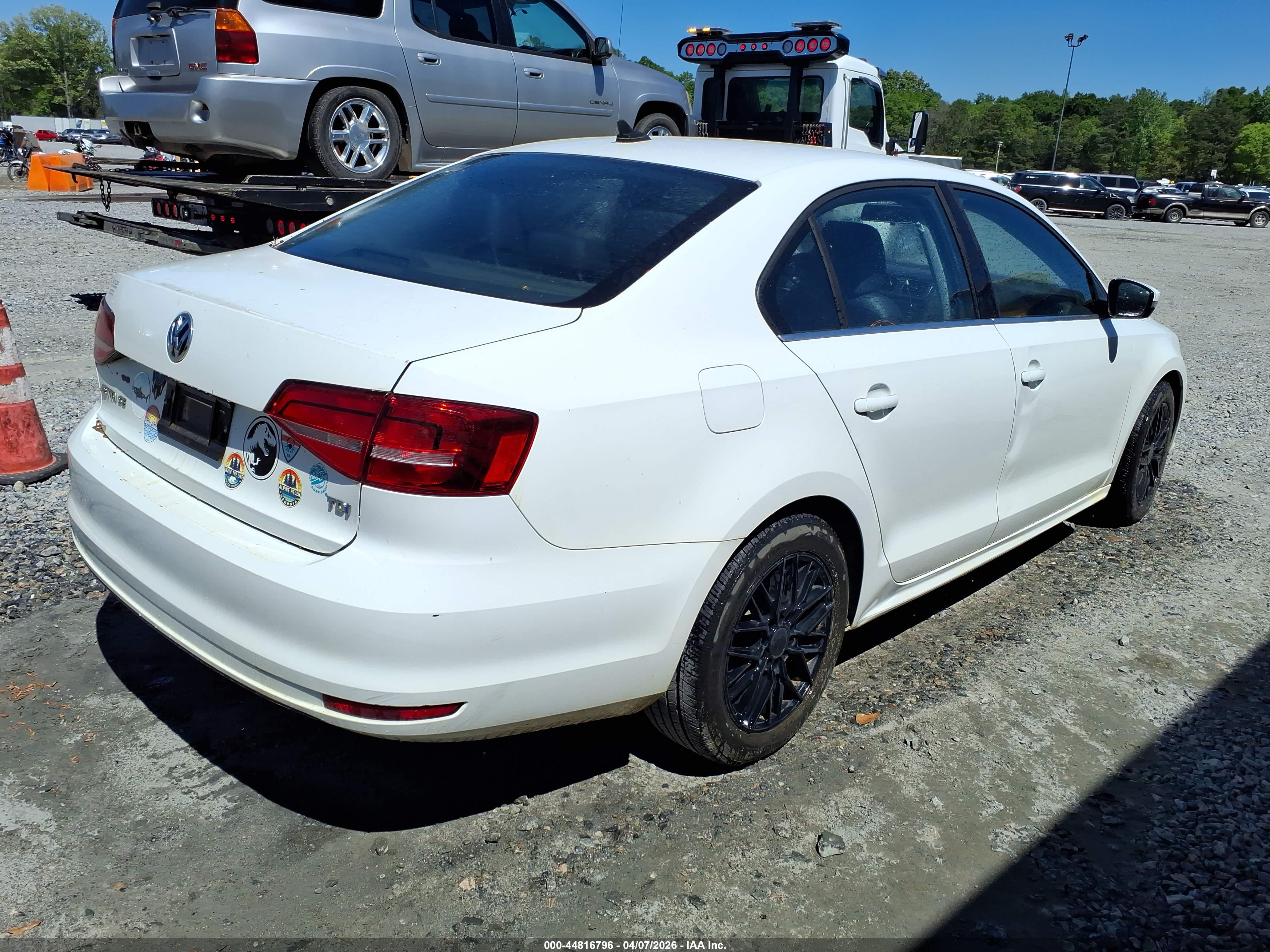 VOLKSWAGEN JETTA image 4