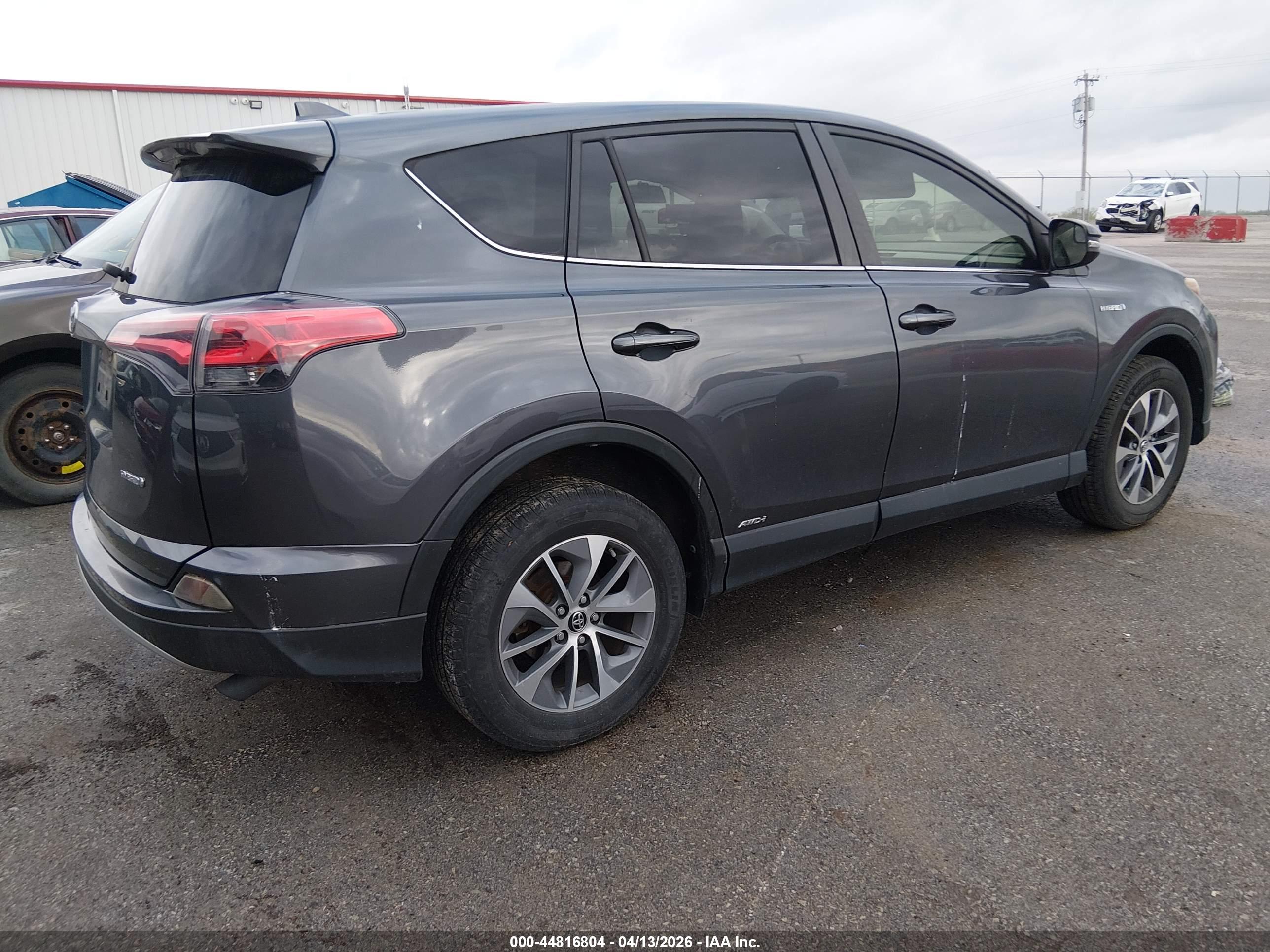 TOYOTA RAV4 image 4