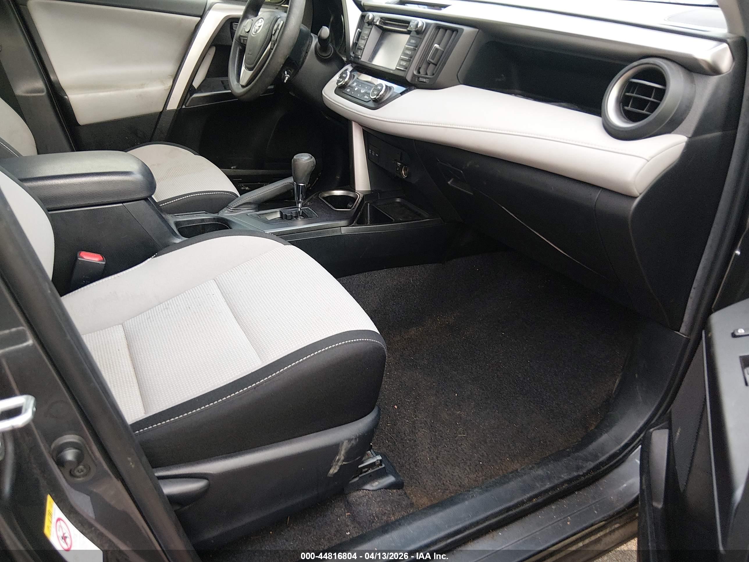 TOYOTA RAV4 image 5
