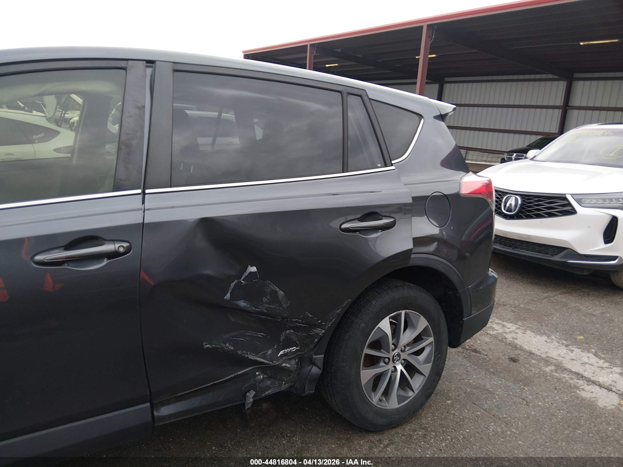 TOYOTA RAV4 image 6