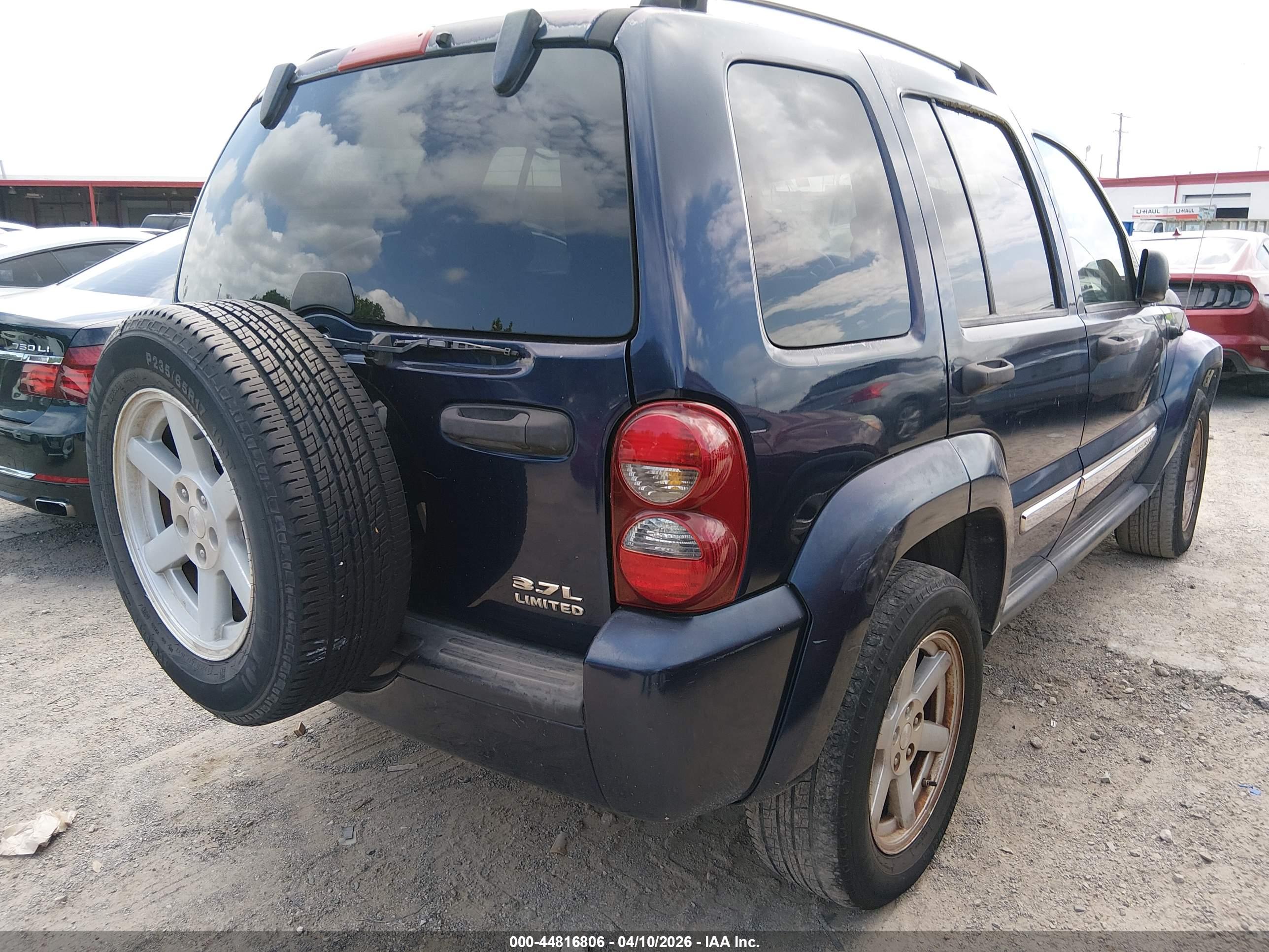 JEEP LIBERTY image 4