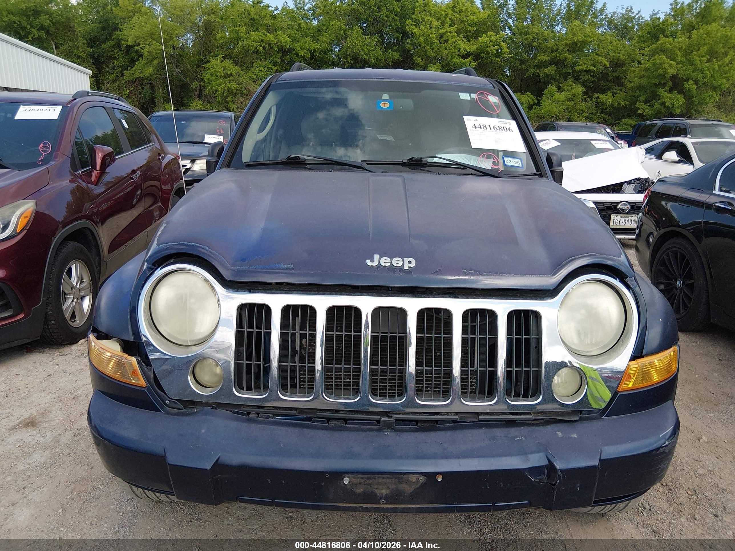 JEEP LIBERTY image 6