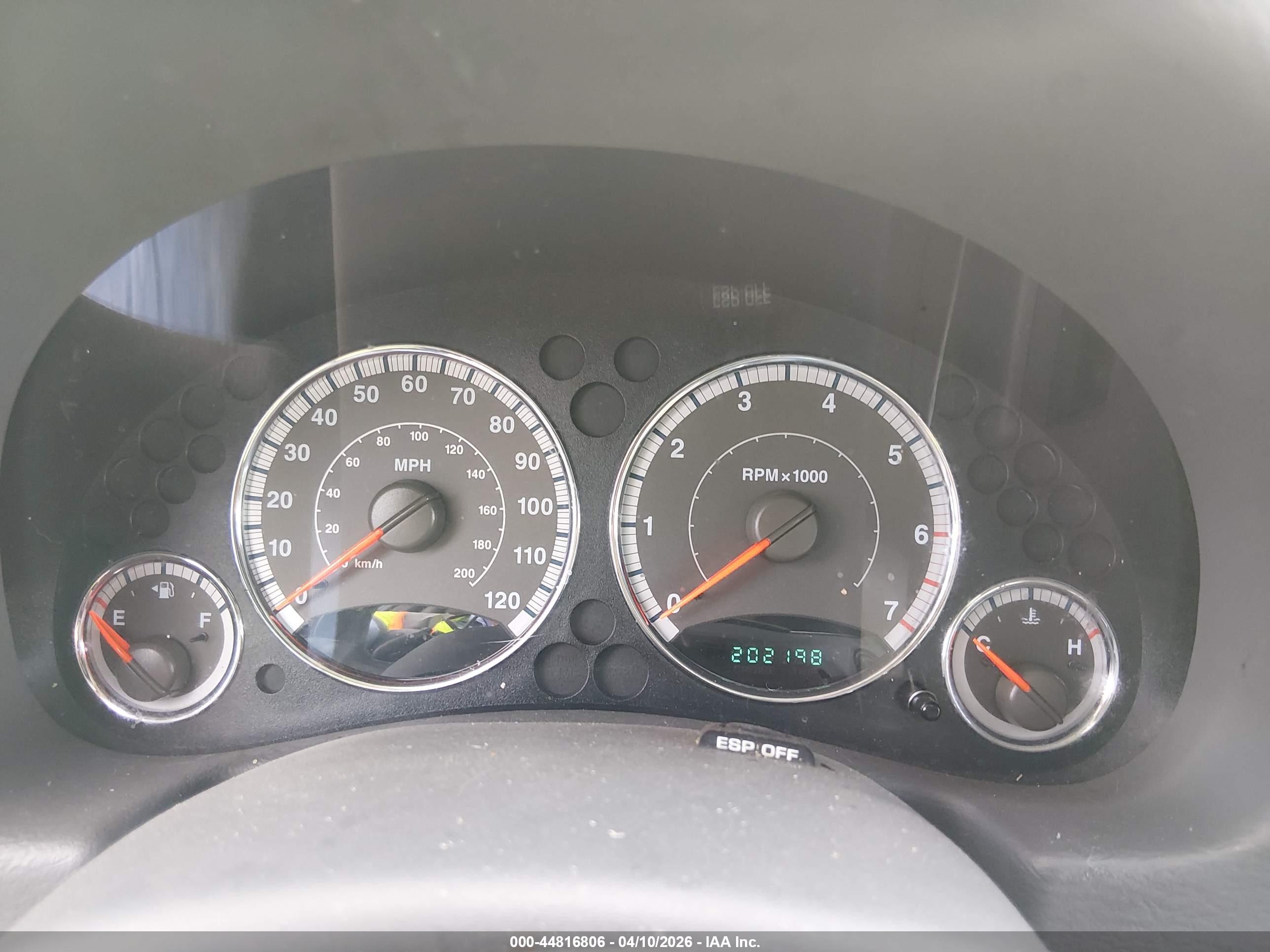 JEEP LIBERTY image 7