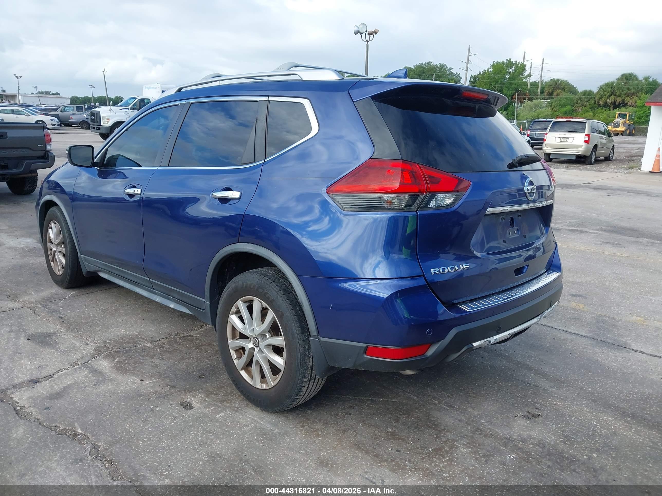 NISSAN ROGUE image 3
