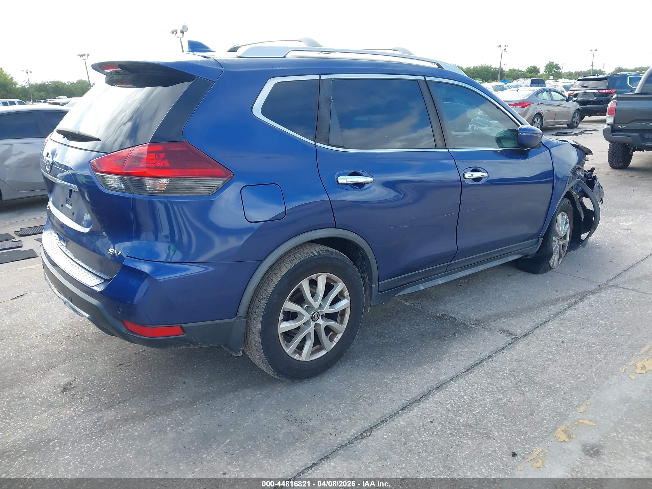 NISSAN ROGUE image 4