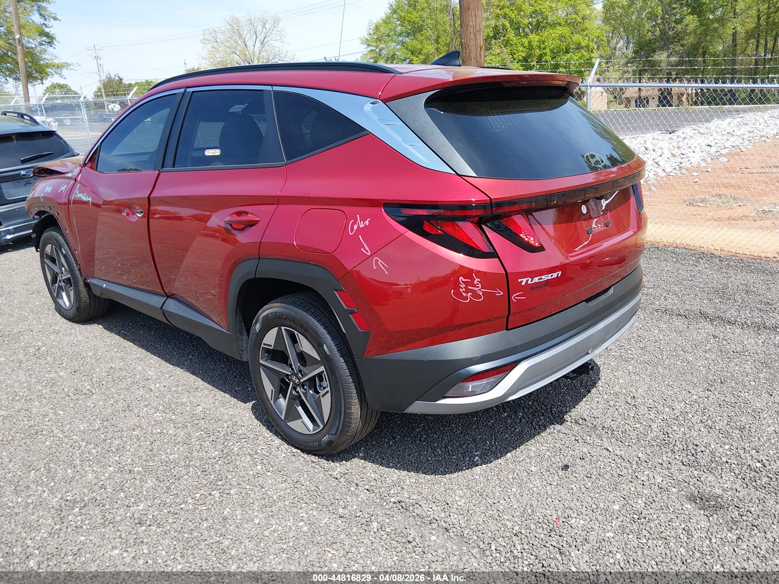 HYUNDAI TUCSON image 3