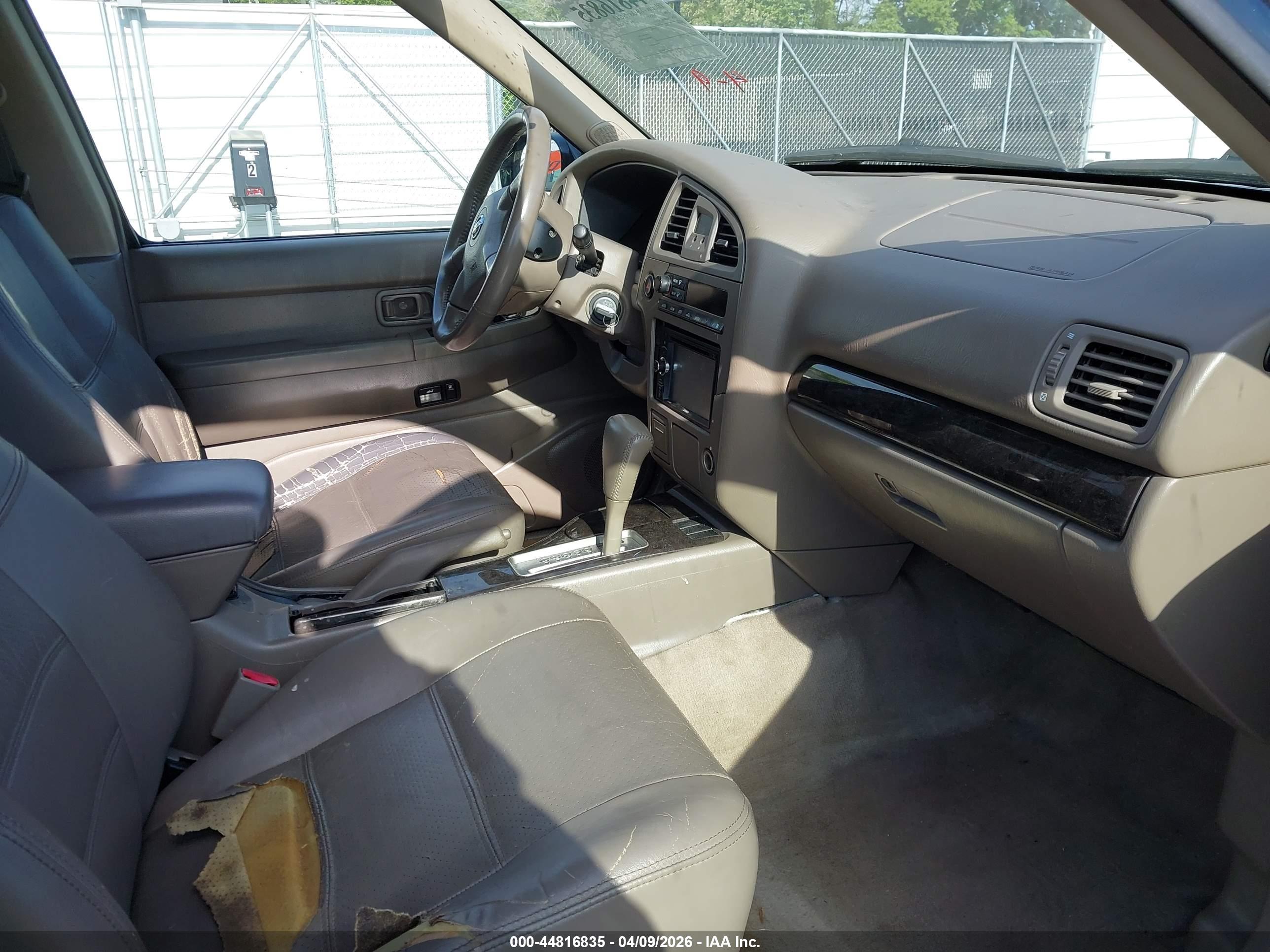 NISSAN PATHFINDER image 5