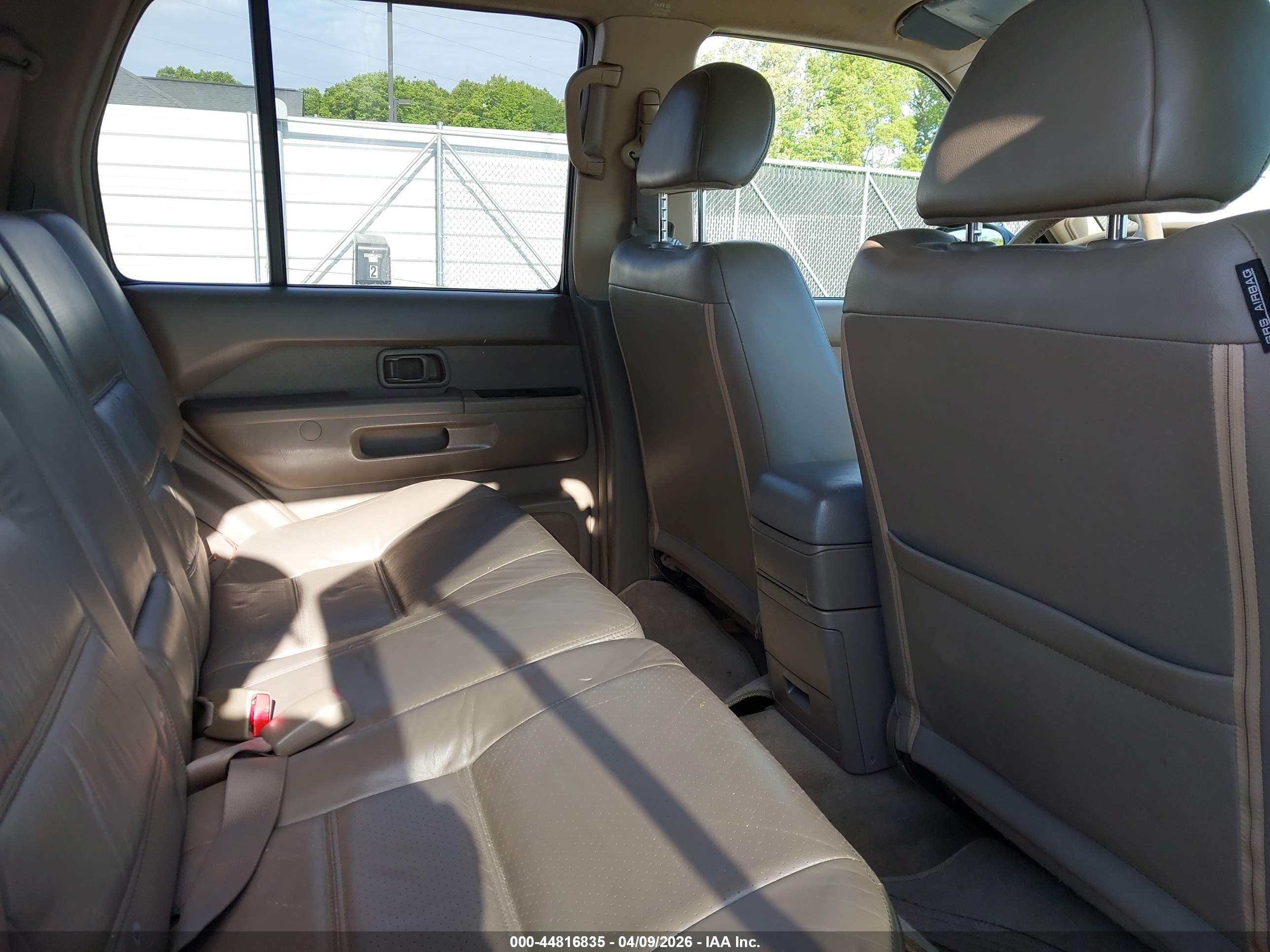 NISSAN PATHFINDER image 8
