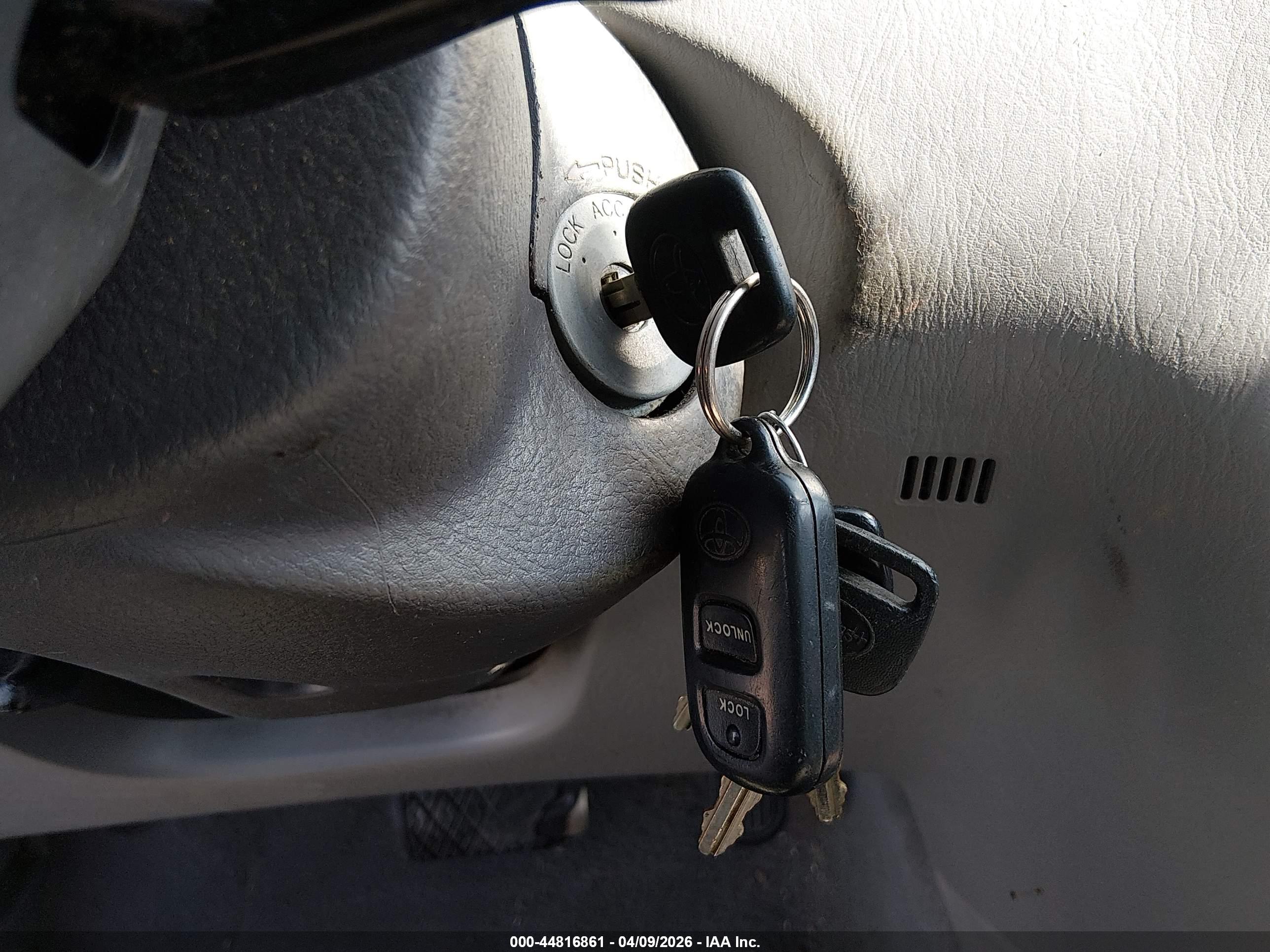 TOYOTA COROLLA image 11
