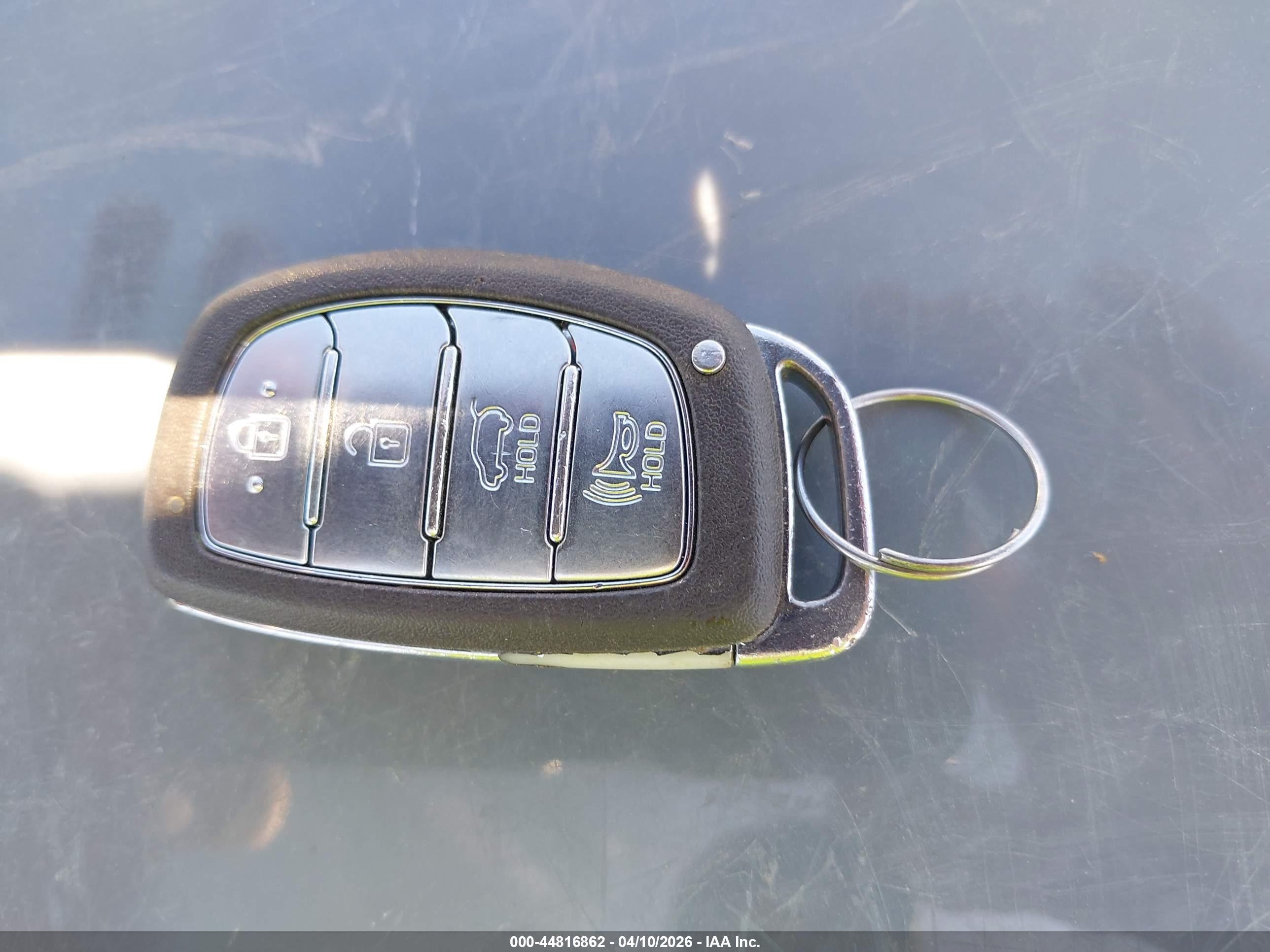 HYUNDAI TUCSON image 11