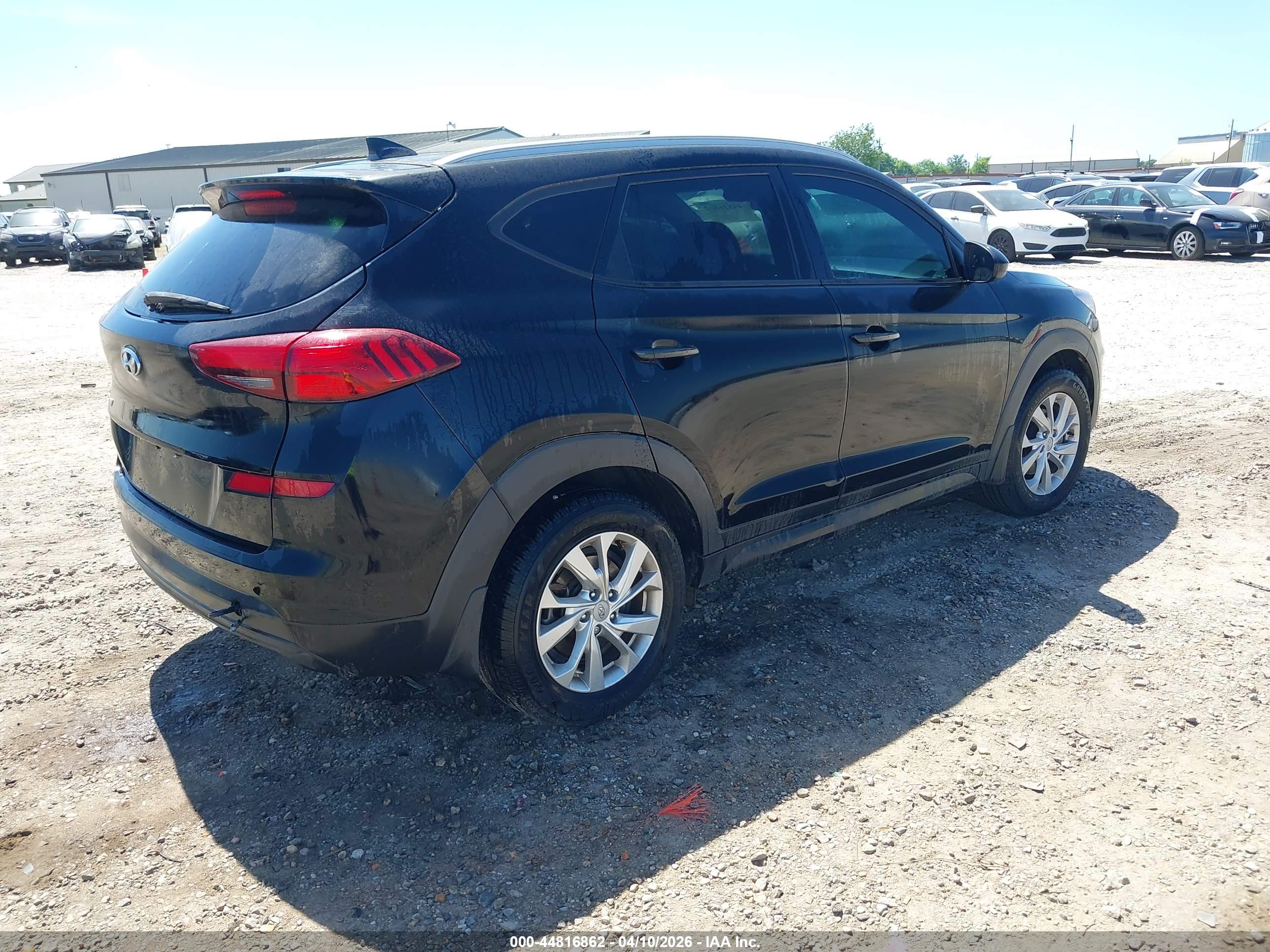 HYUNDAI TUCSON image 4