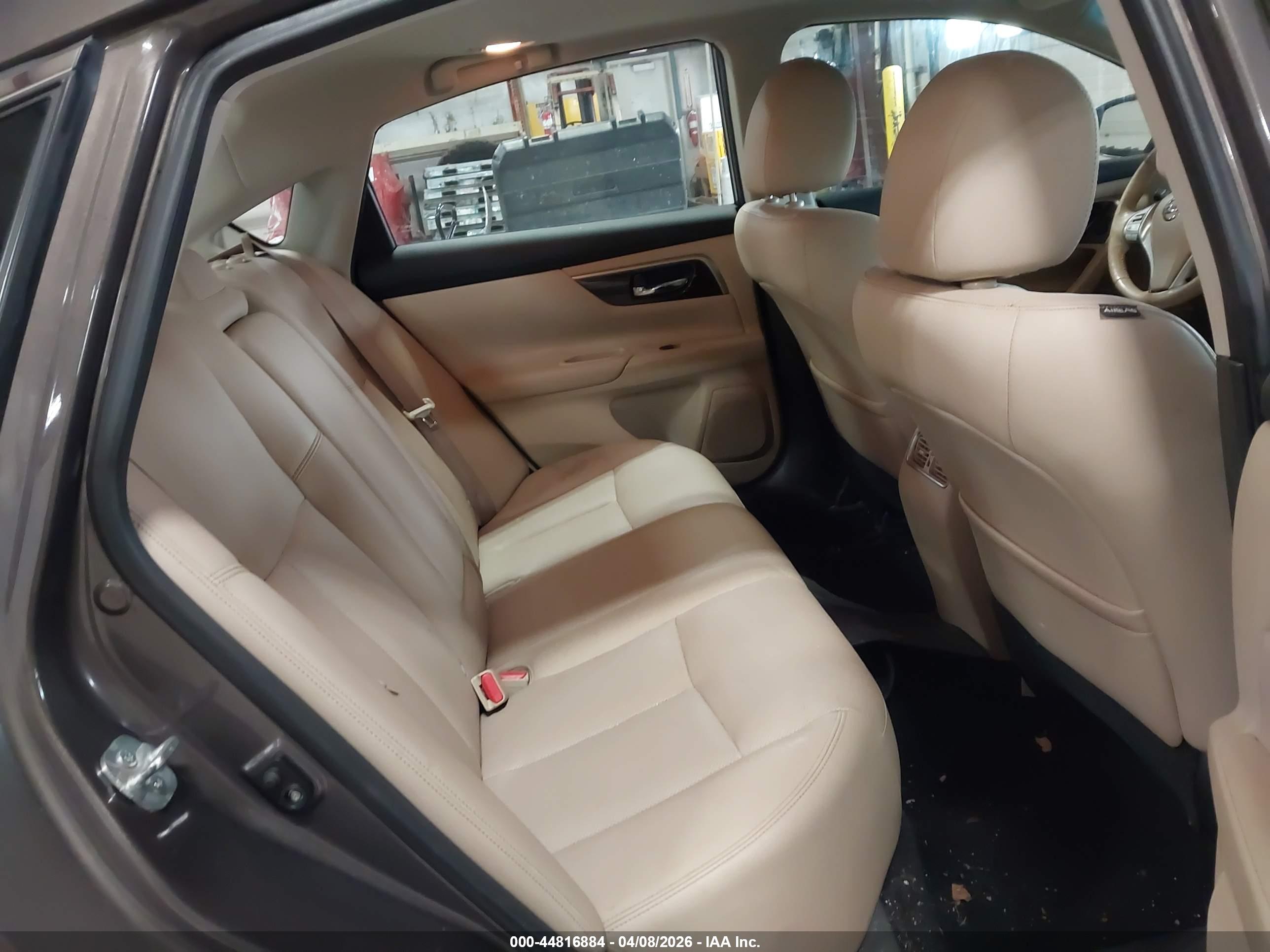 NISSAN ALTIMA image 8
