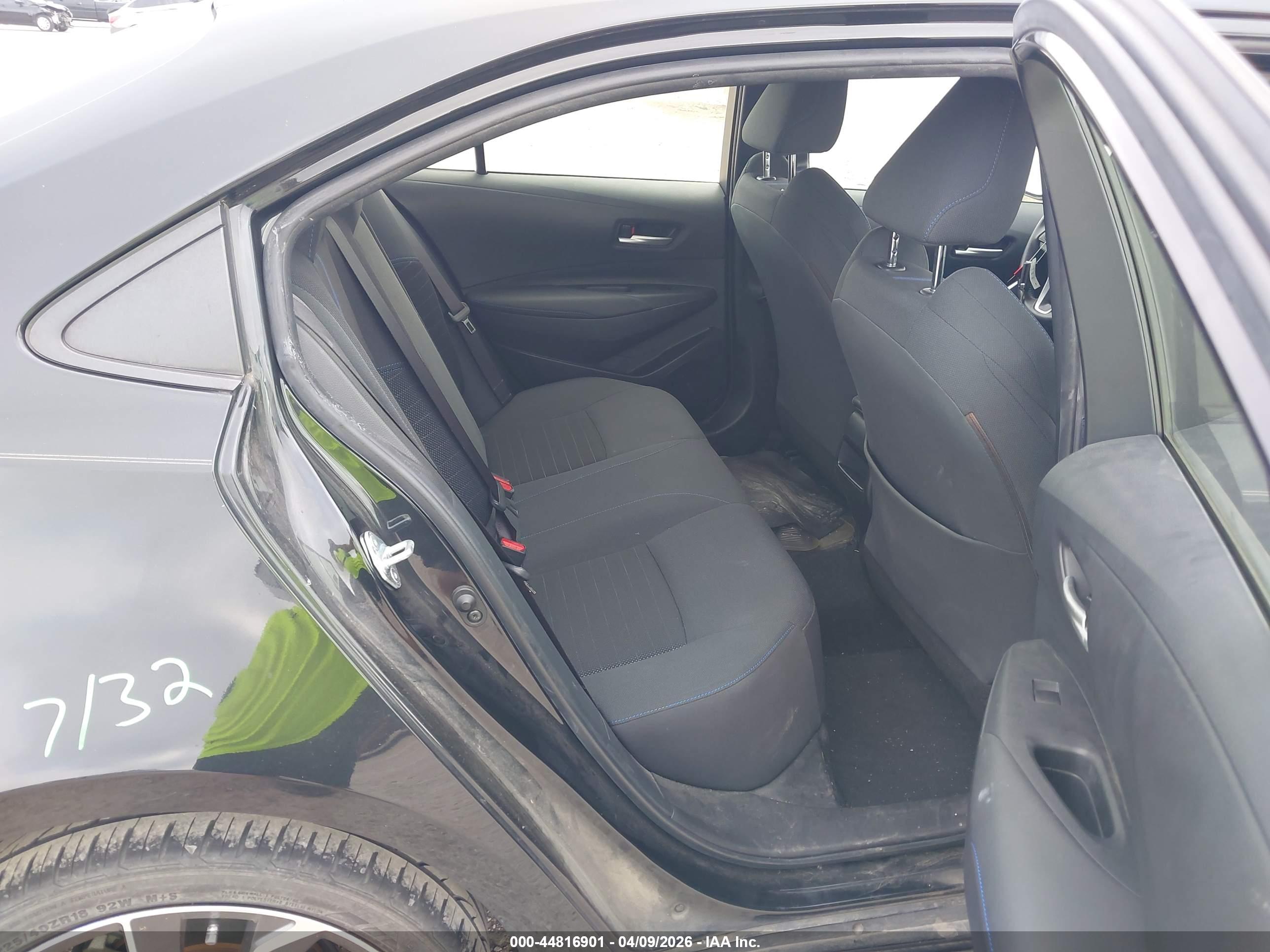 TOYOTA COROLLA image 8