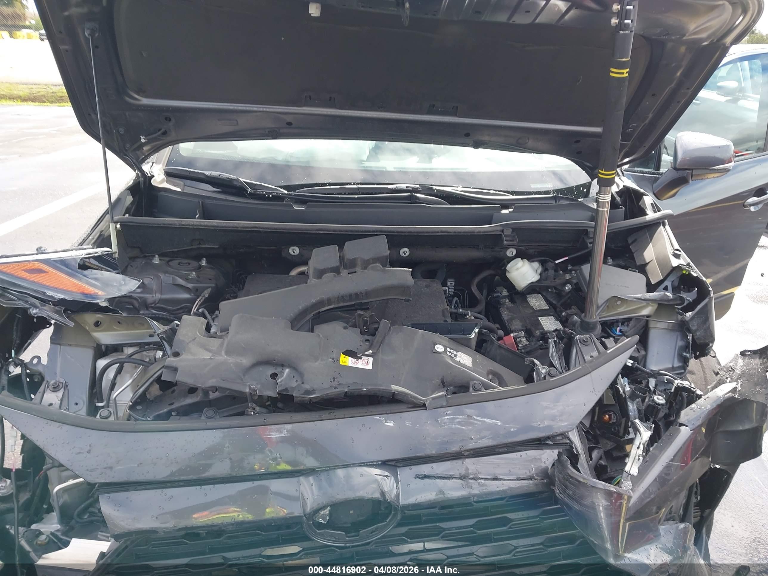 TOYOTA RAV4 image 10