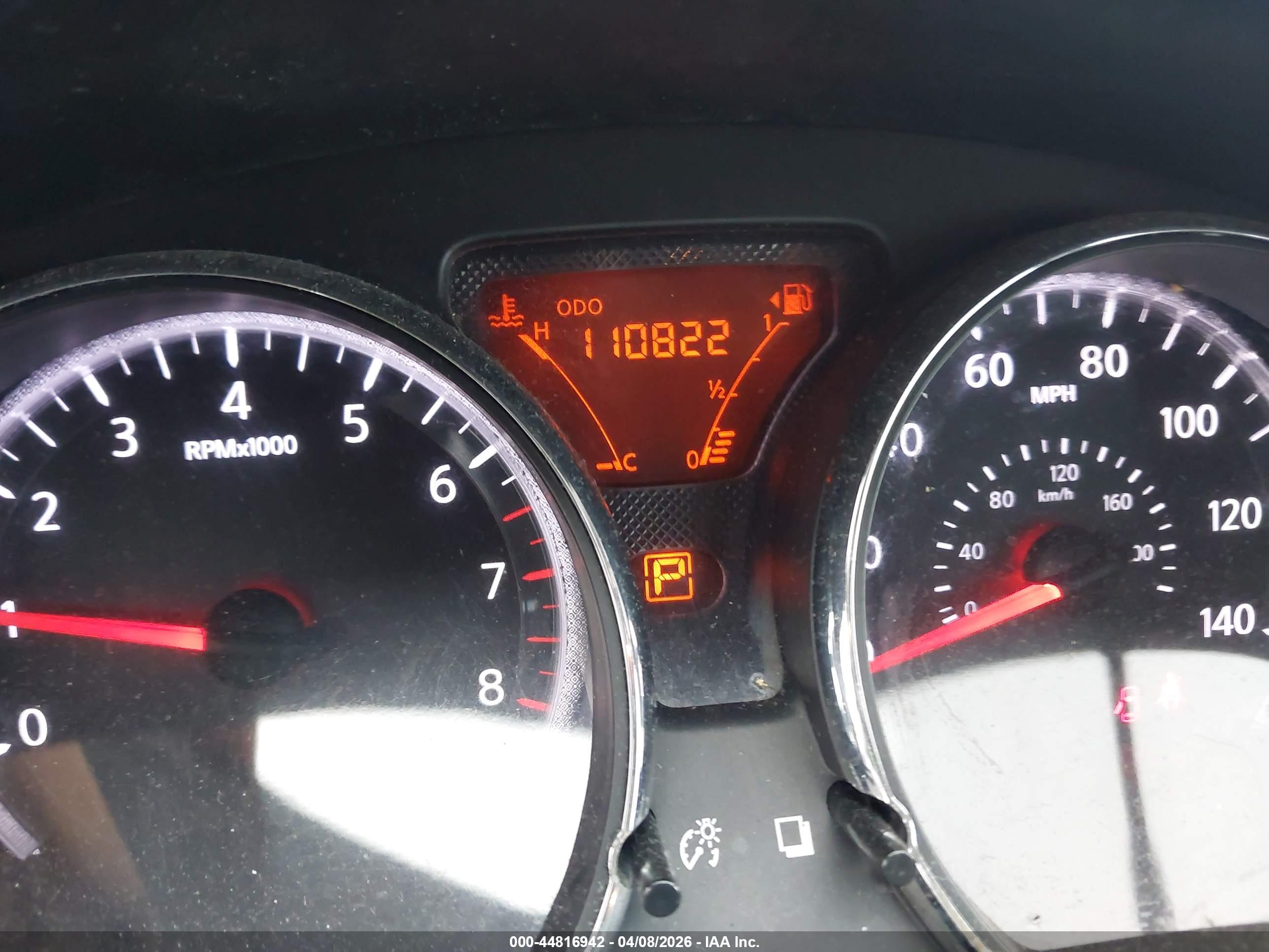 NISSAN VERSA image 7