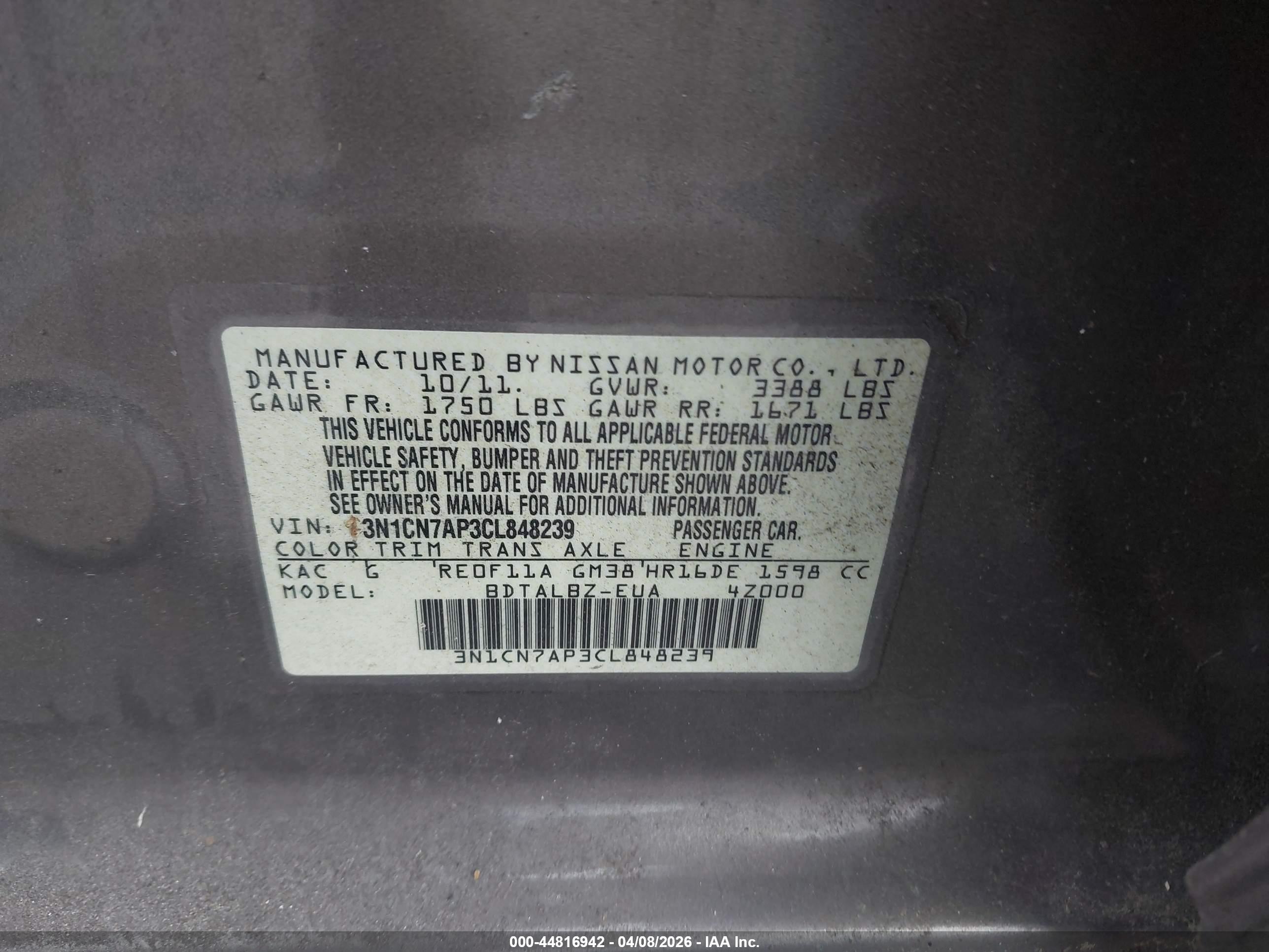 NISSAN VERSA image 9