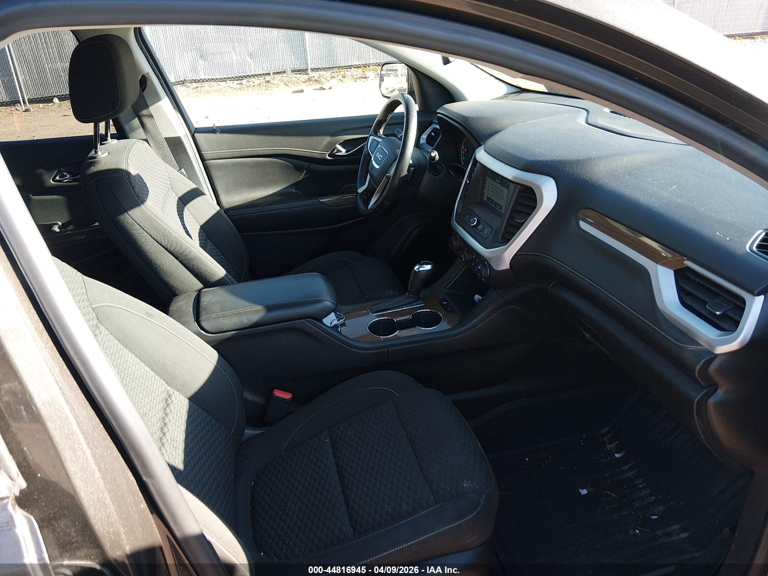 GMC ACADIA image 5