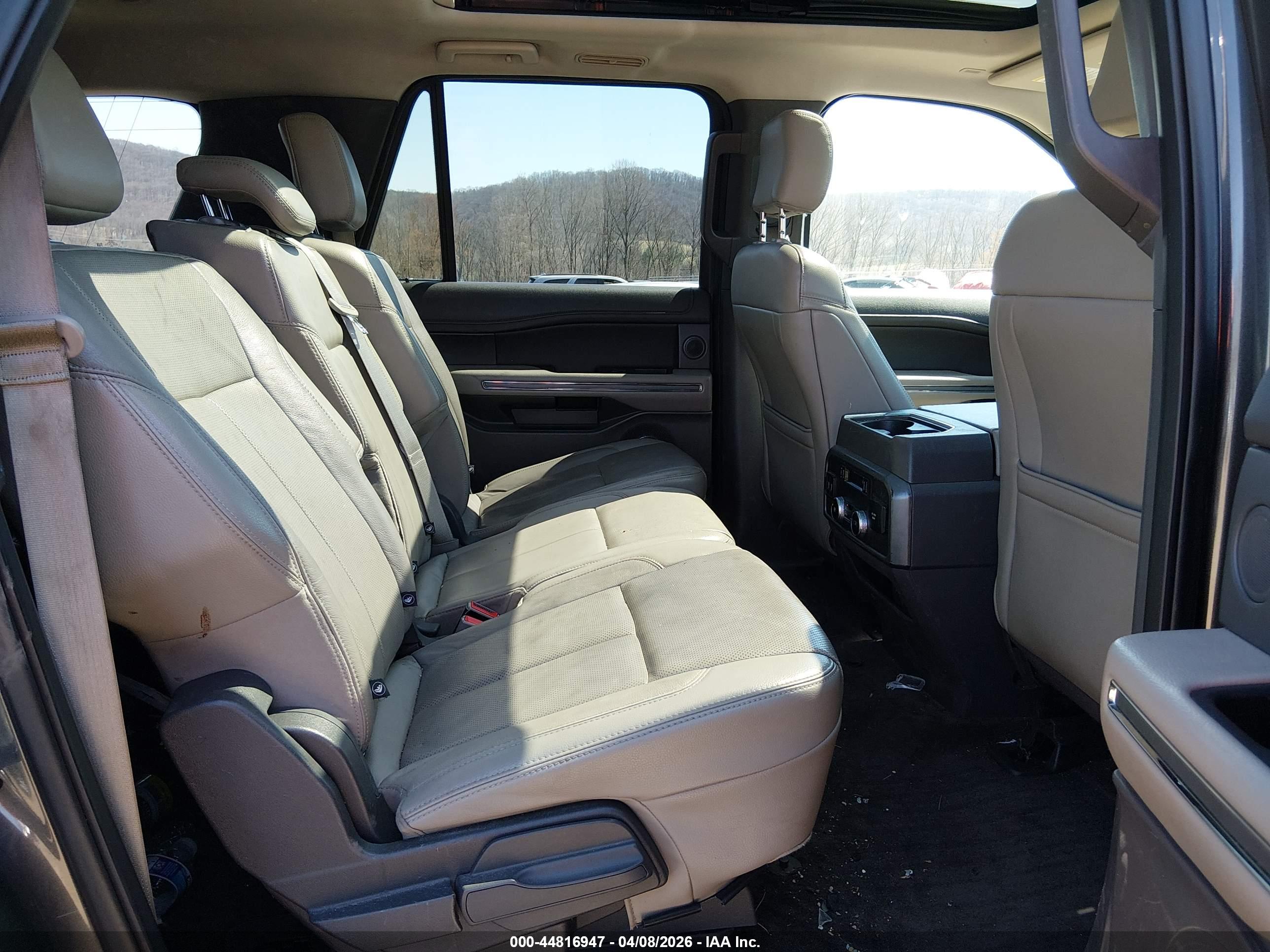 FORD EXPEDITION image 8
