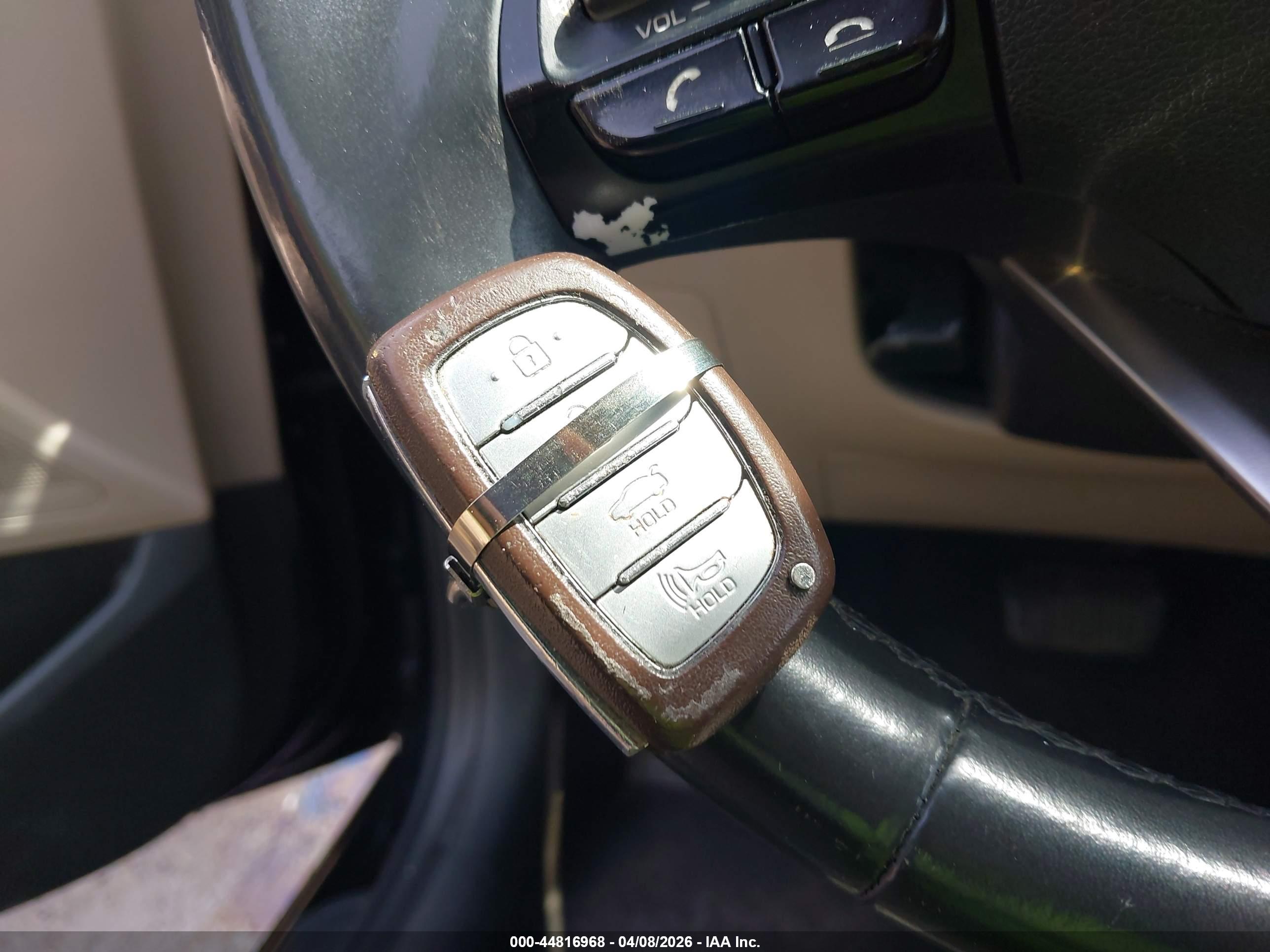 HYUNDAI ELANTRA image 11