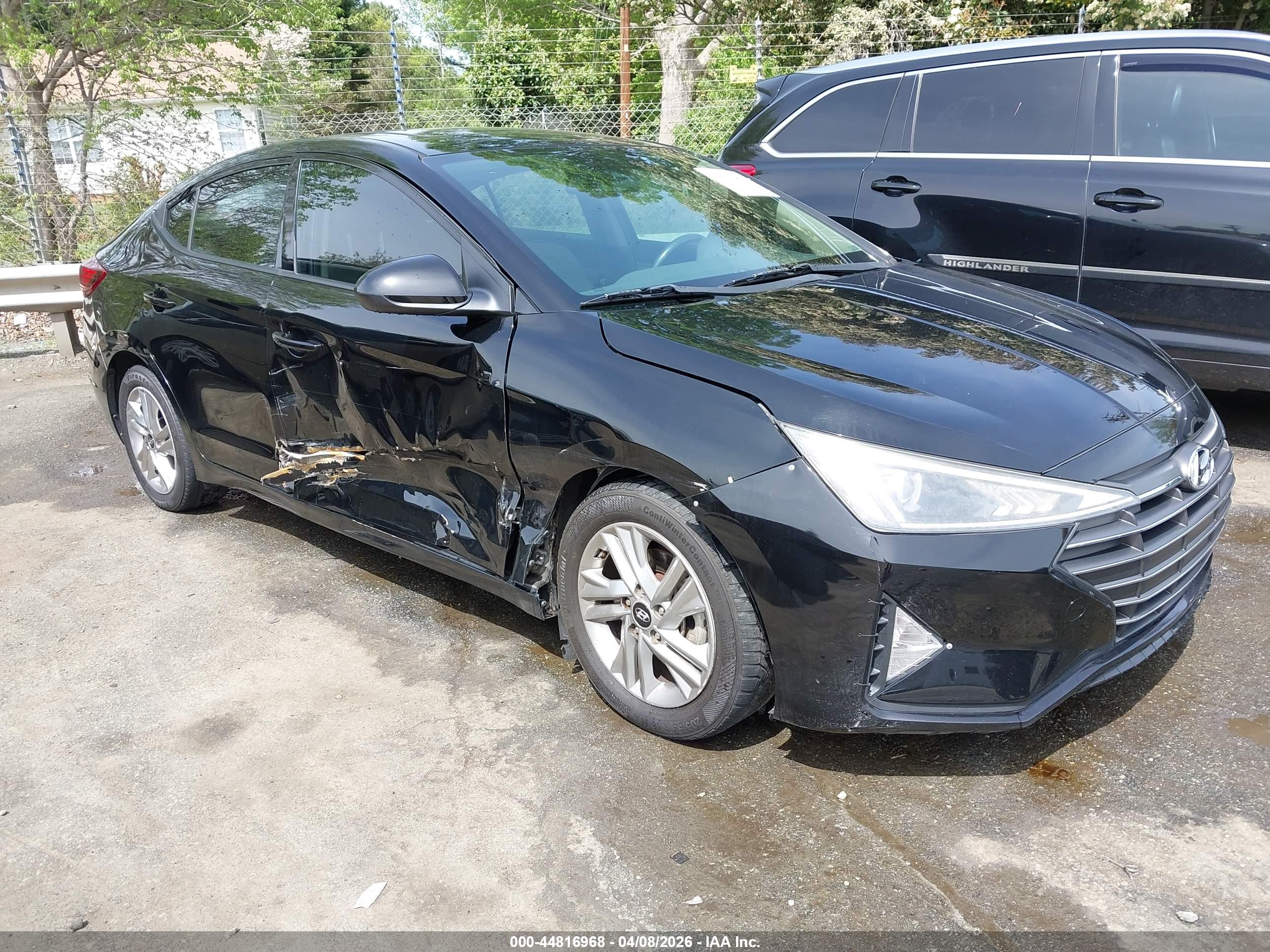 HYUNDAI ELANTRA image 6
