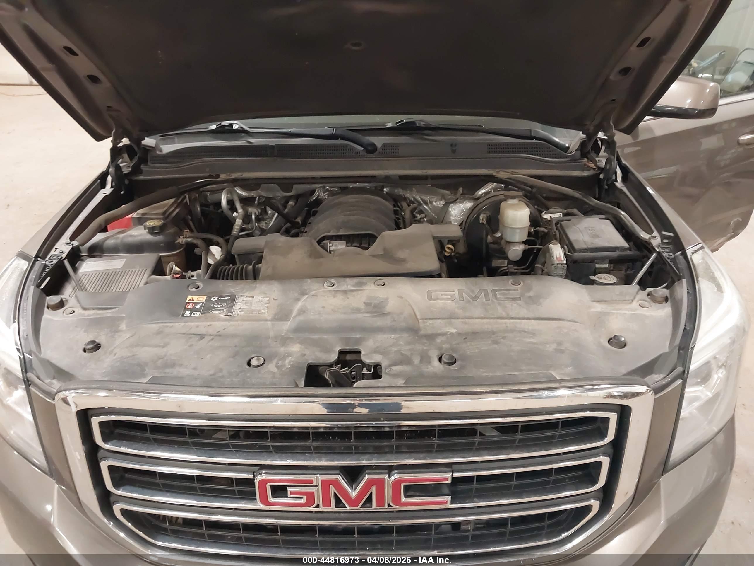GMC YUKON image 10