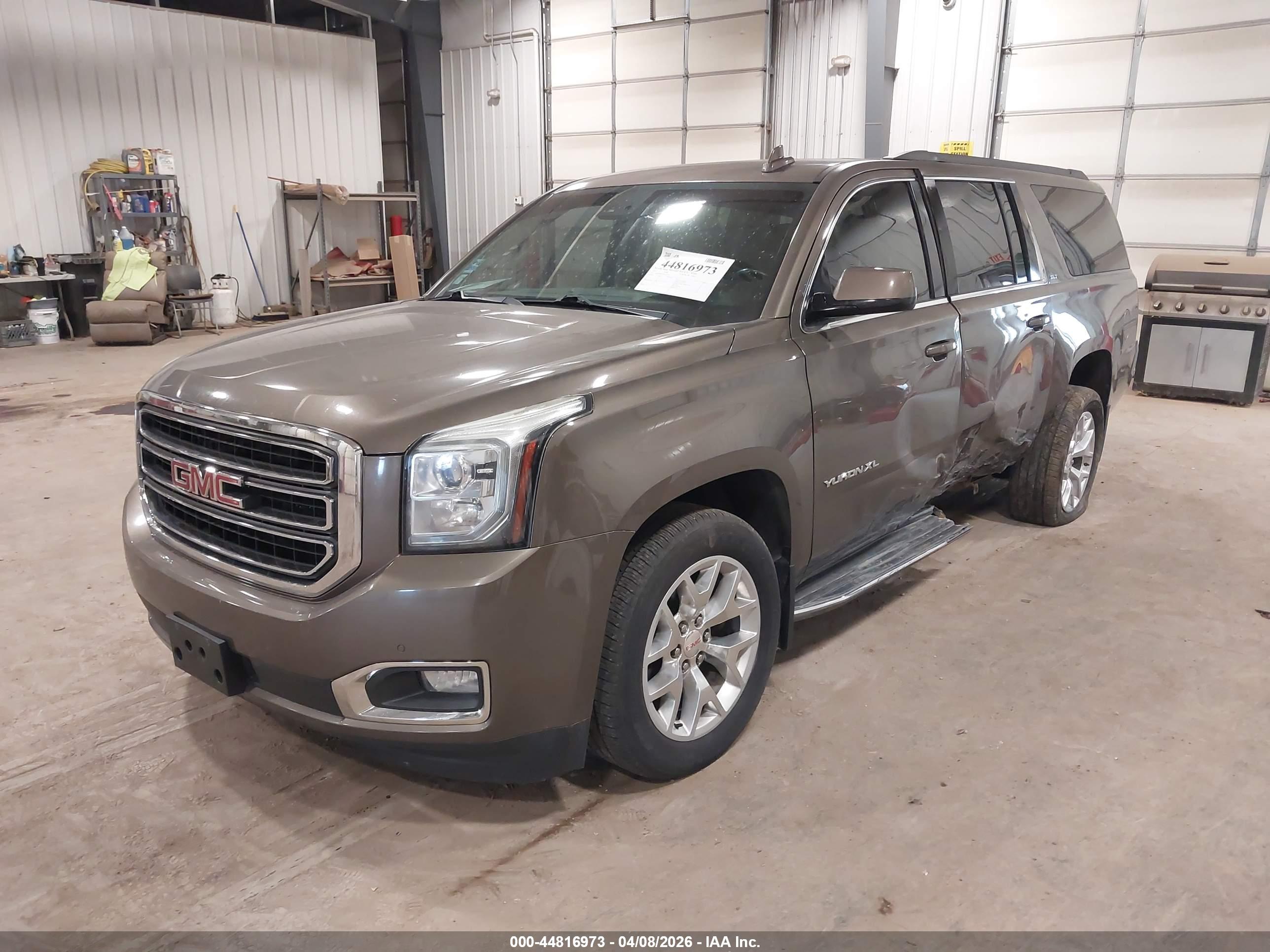 GMC YUKON image 2