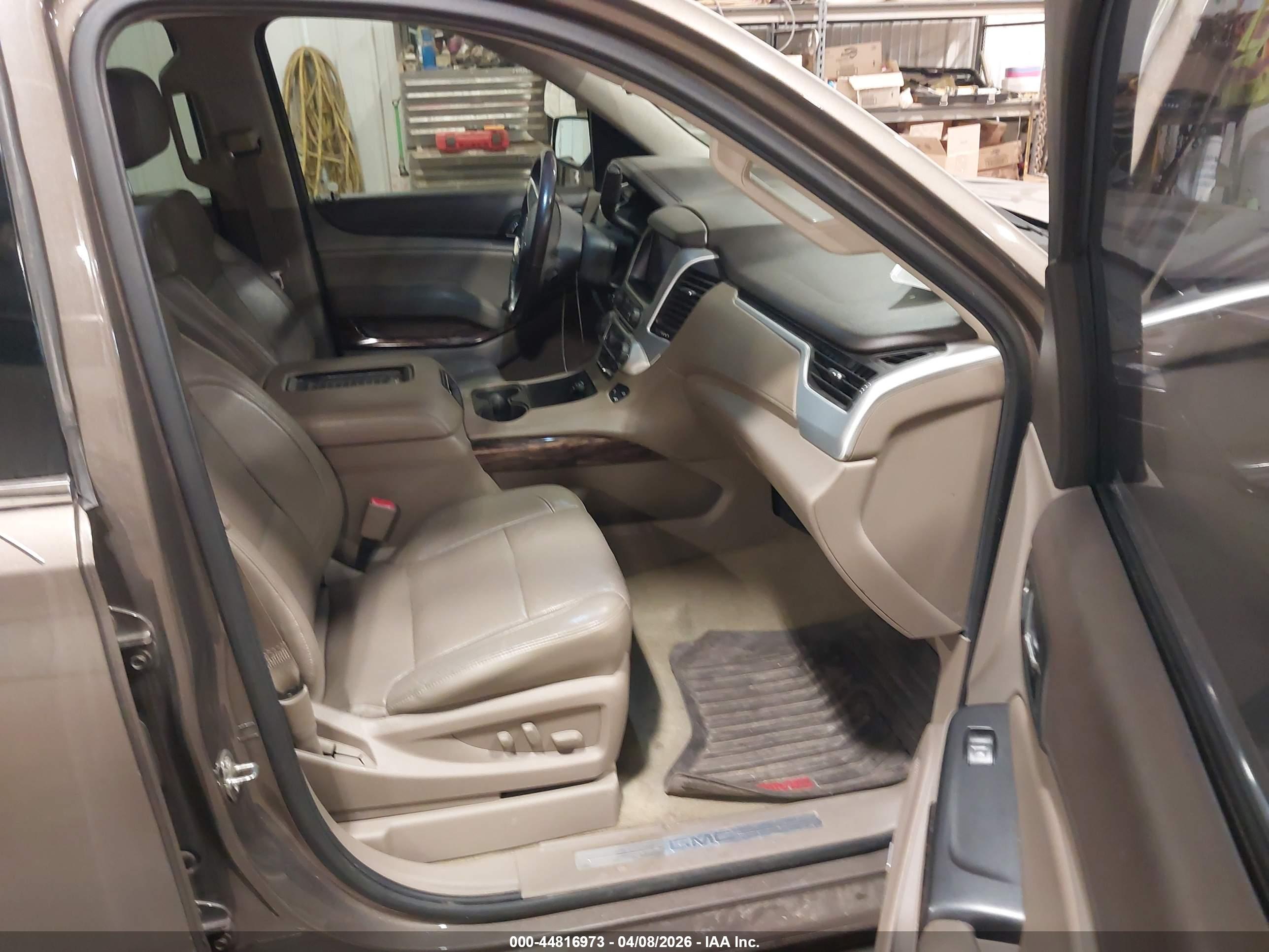 GMC YUKON image 5