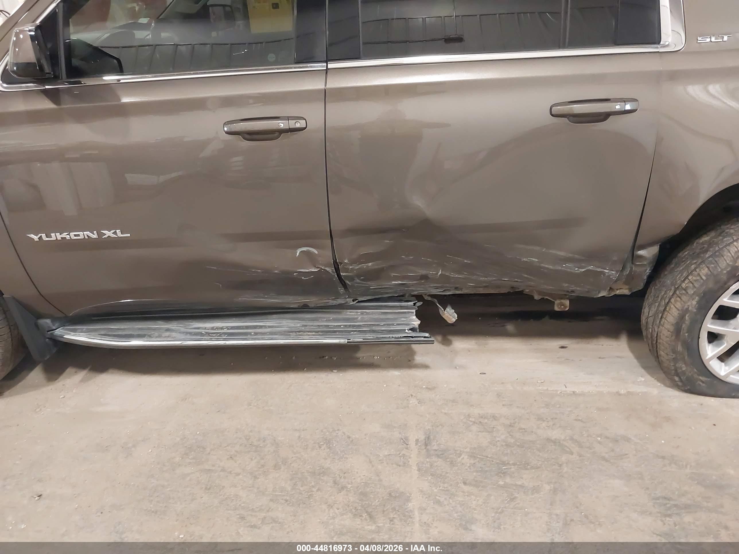 GMC YUKON image 6